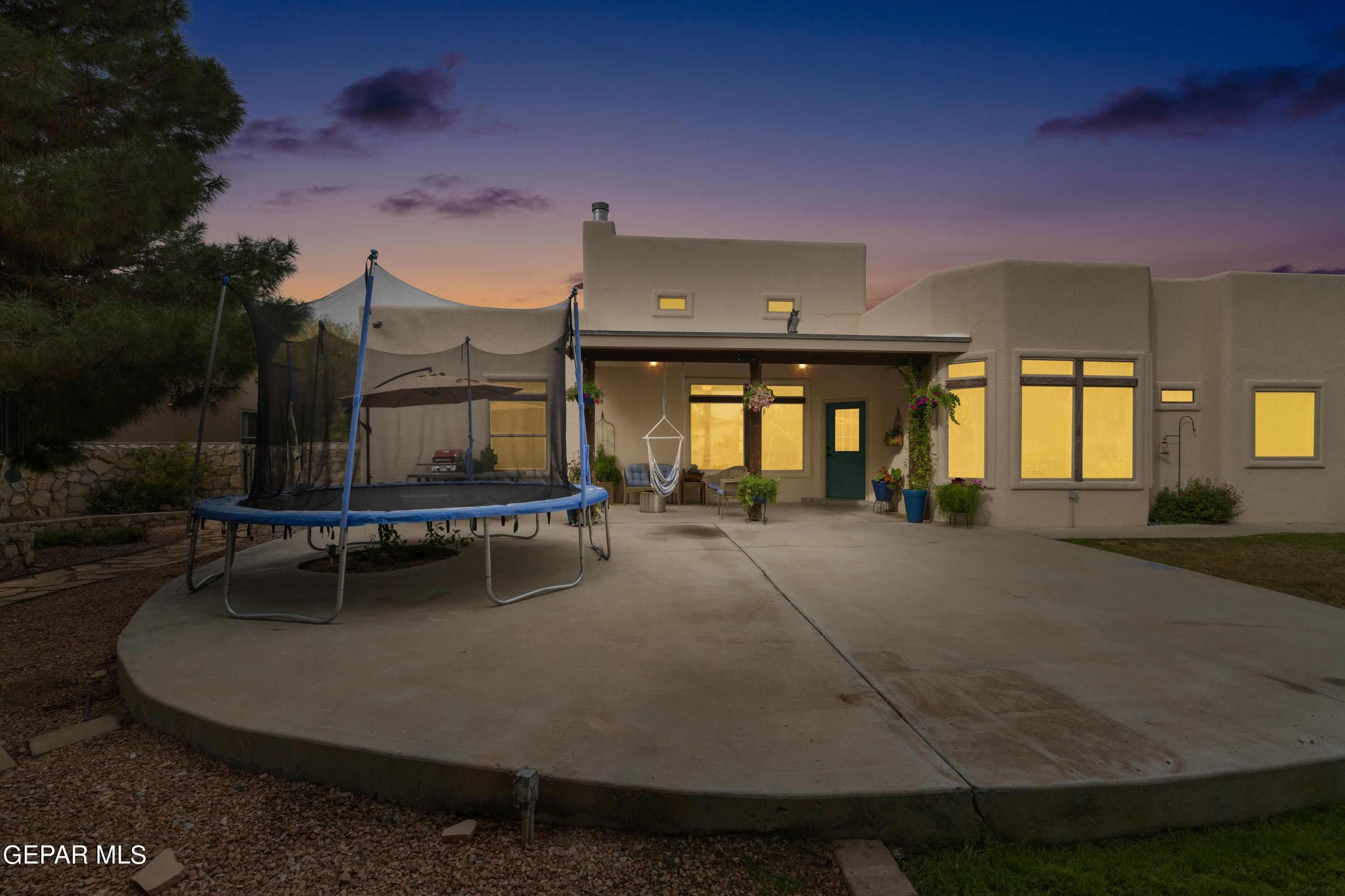 5888 OSCAR PEREZ Avenue