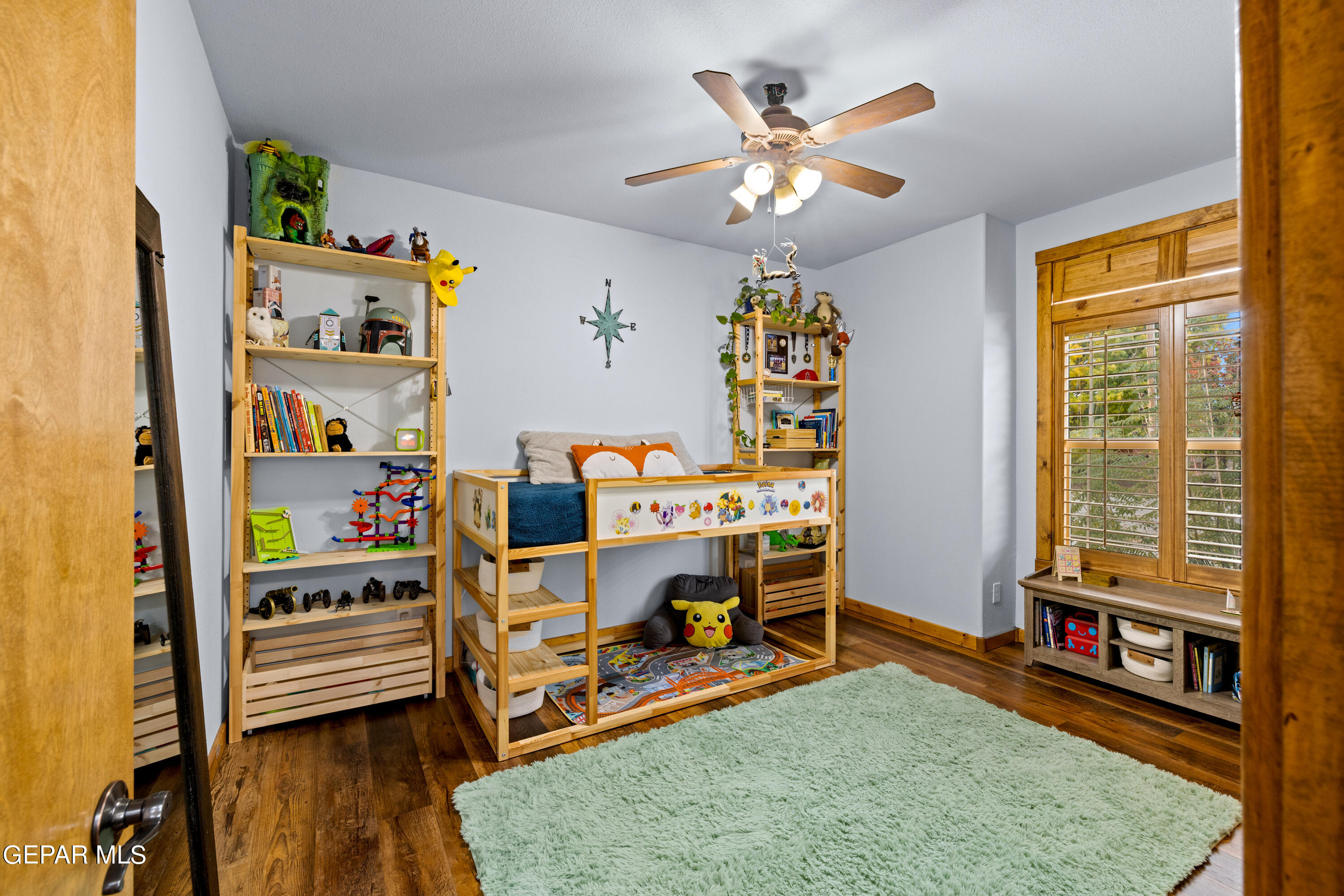 5888 OSCAR PEREZ Avenue