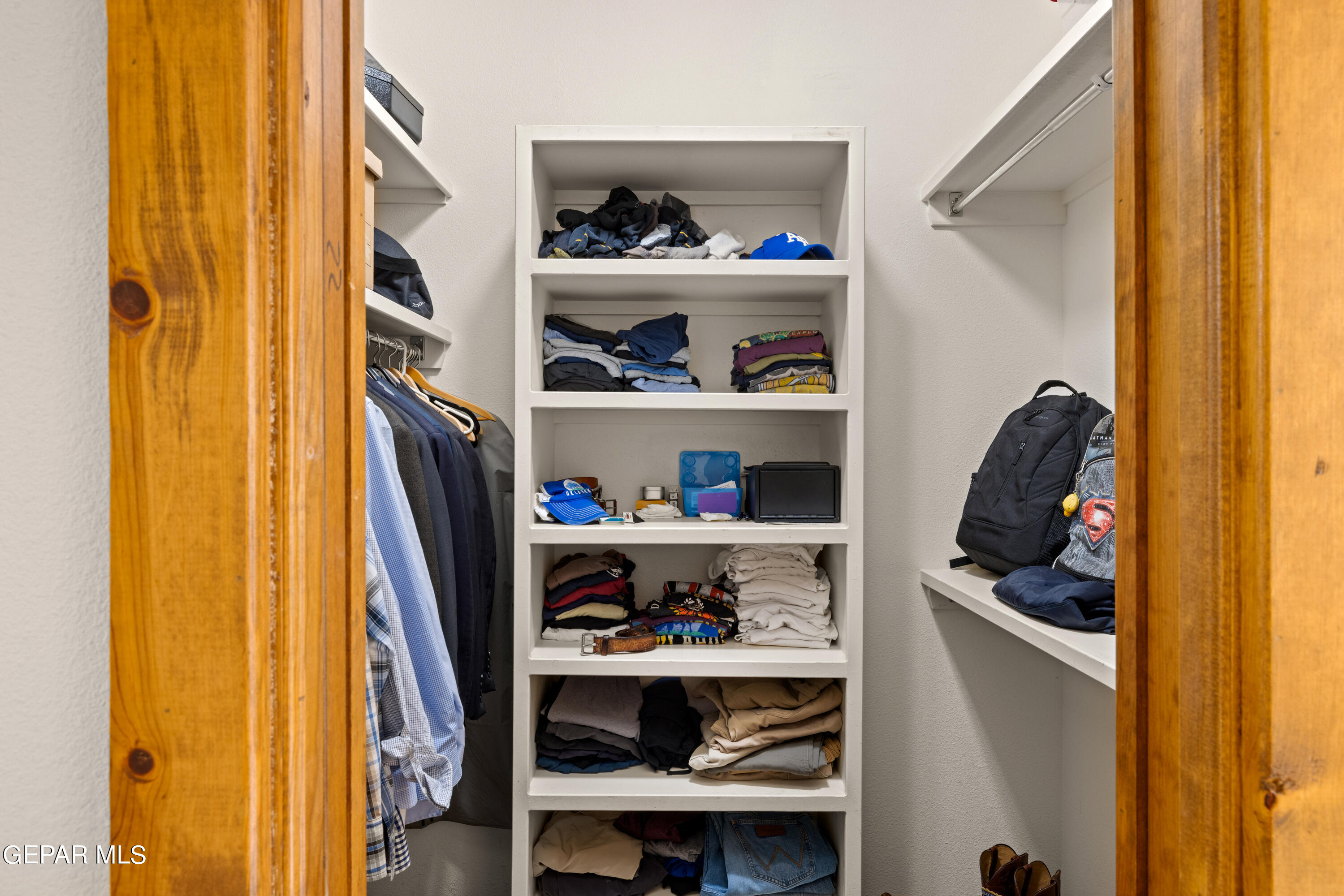 5888 OSCAR PEREZ Avenue