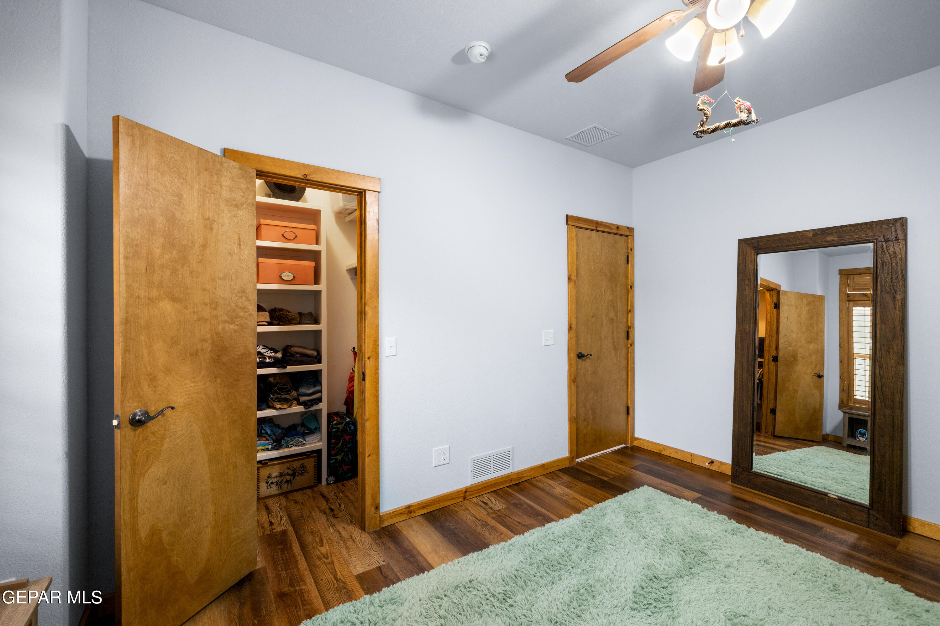 5888 OSCAR PEREZ Avenue