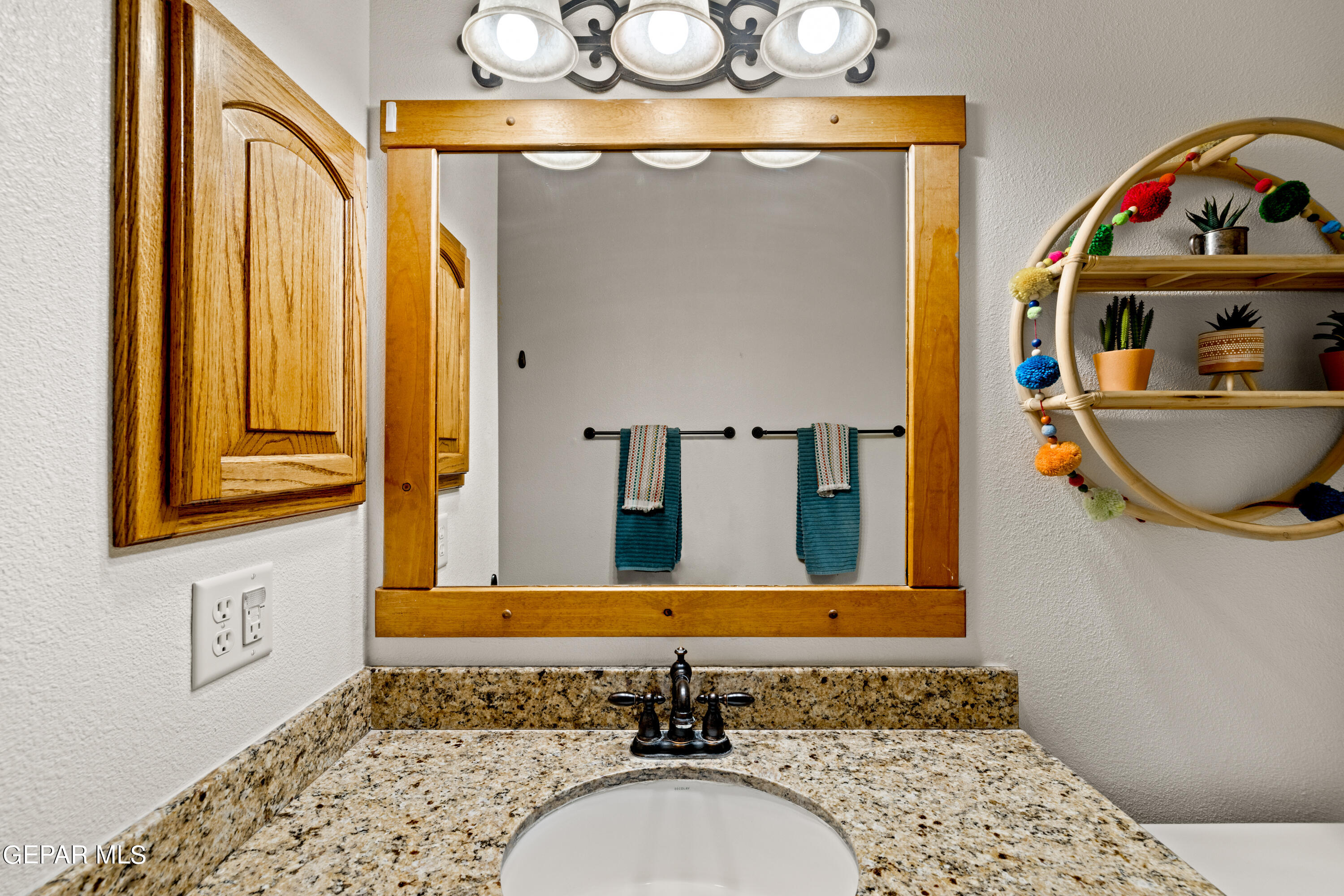 5888 OSCAR PEREZ Avenue