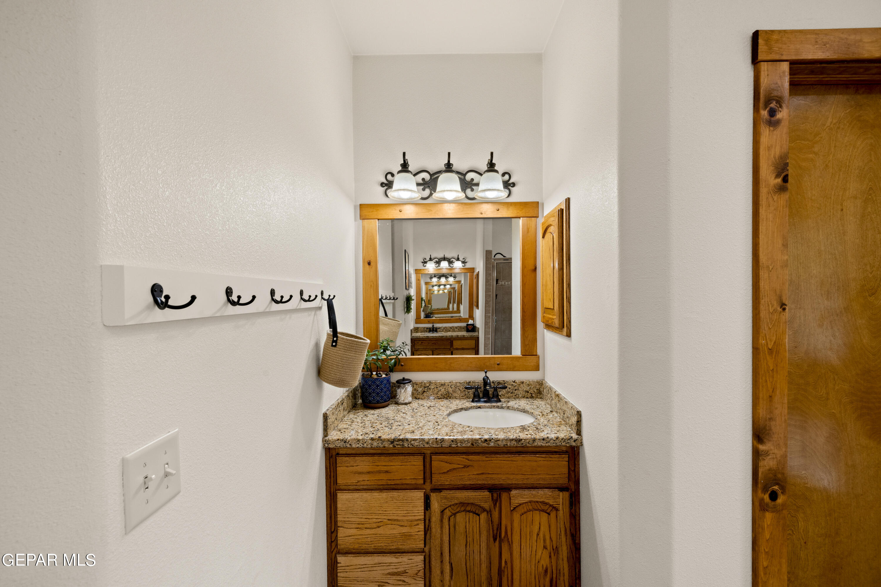 5888 OSCAR PEREZ Avenue