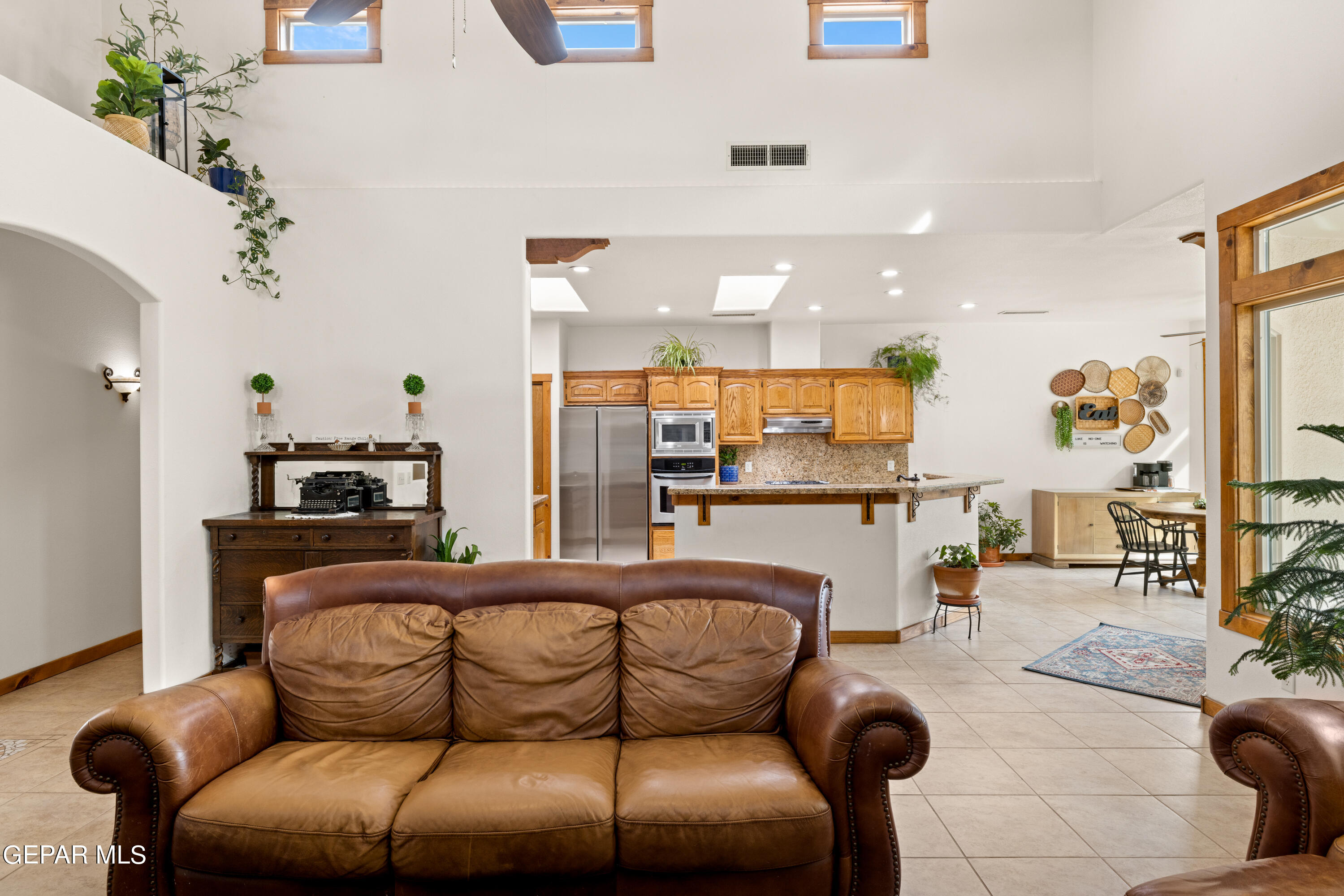 5888 OSCAR PEREZ Avenue