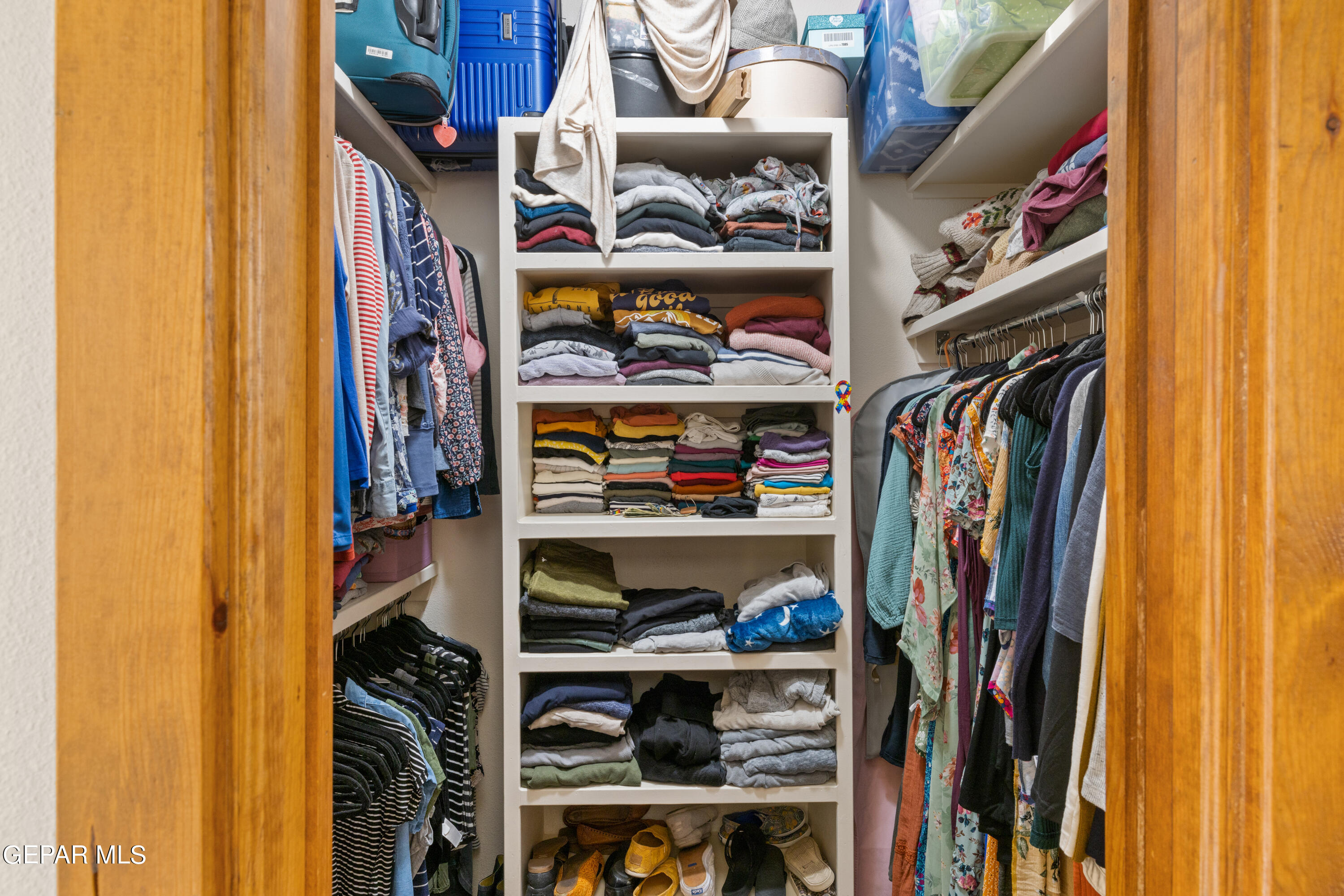 5888 OSCAR PEREZ Avenue