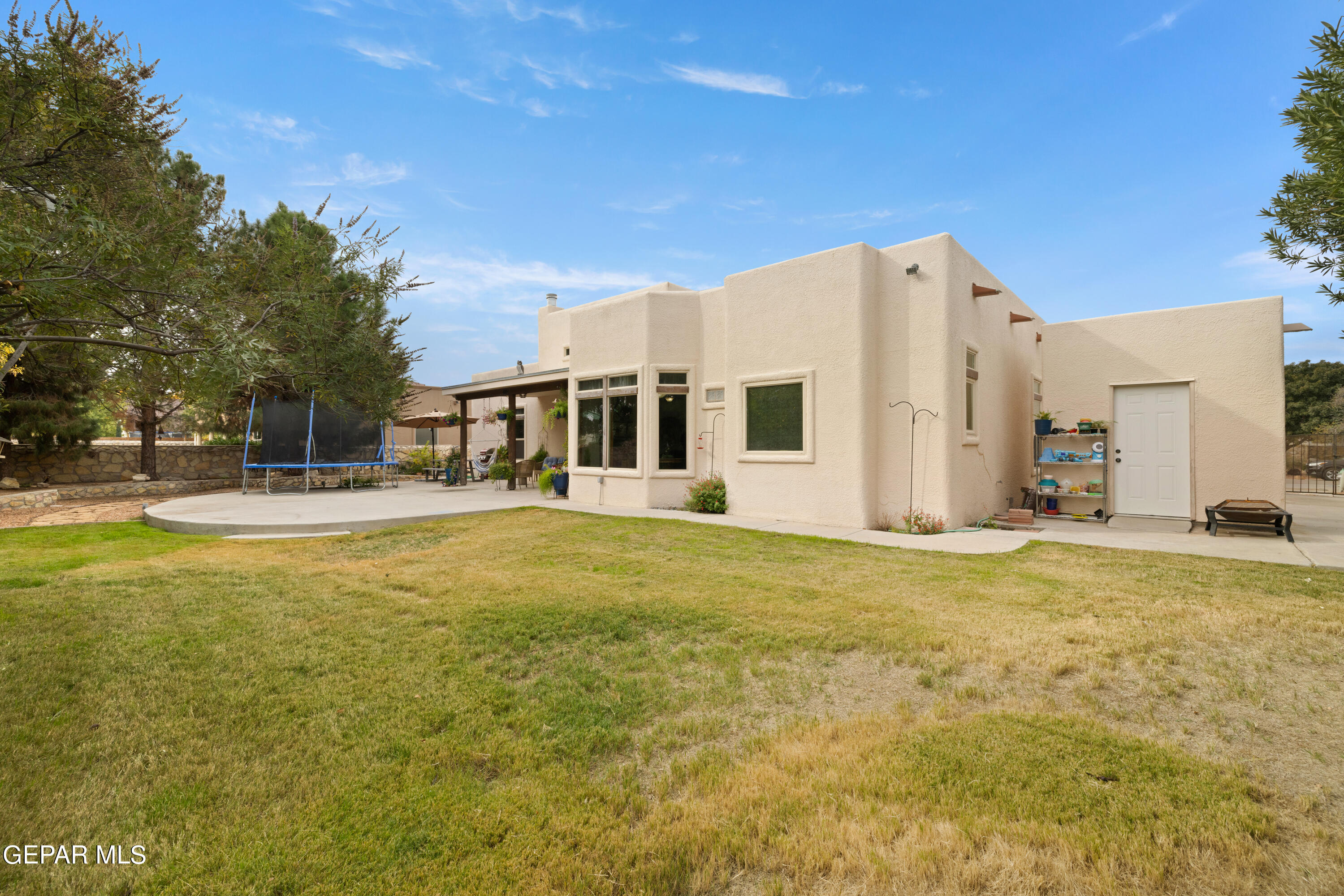 5888 OSCAR PEREZ Avenue