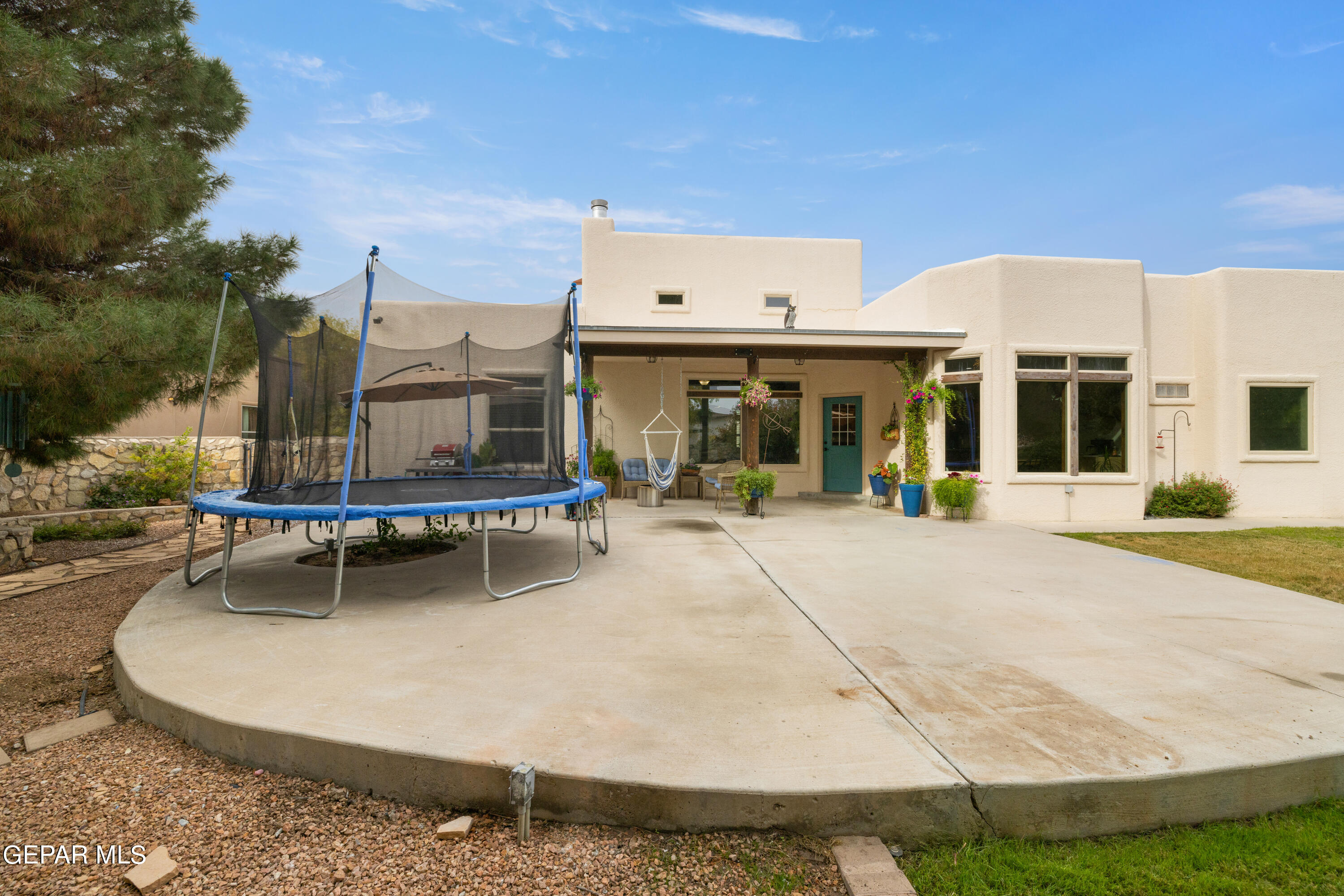 5888 OSCAR PEREZ Avenue