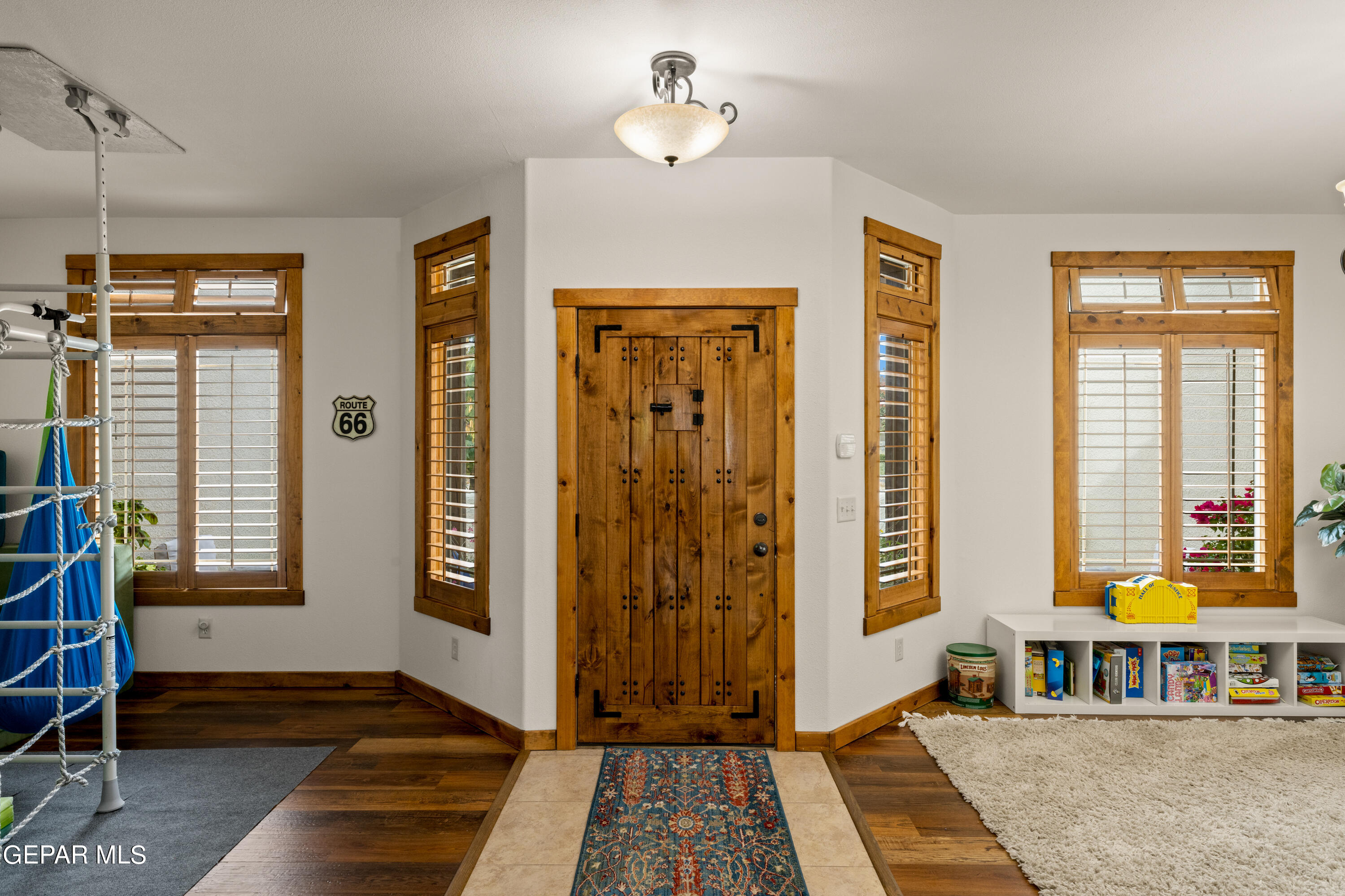 5888 OSCAR PEREZ Avenue