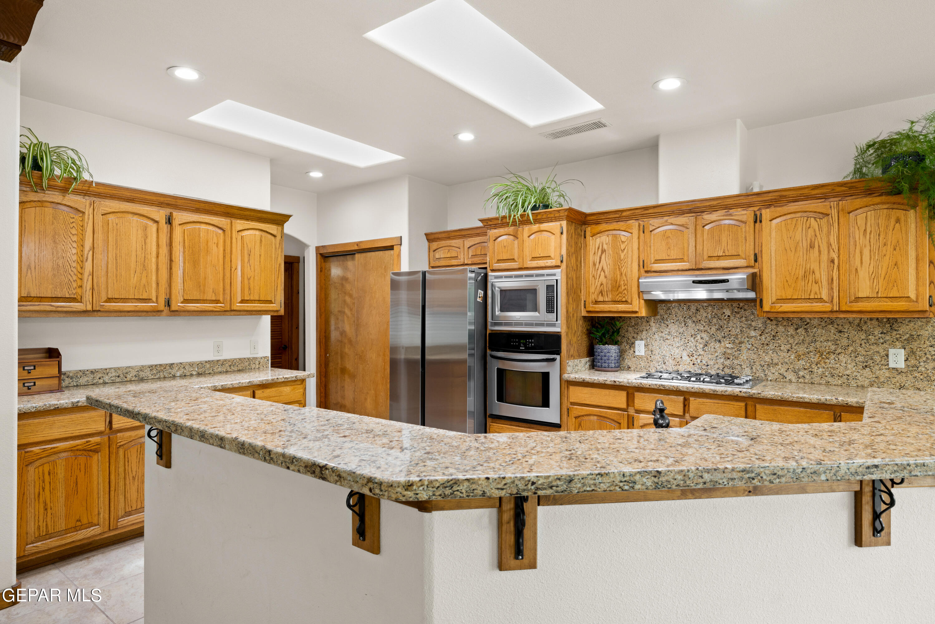 5888 OSCAR PEREZ Avenue