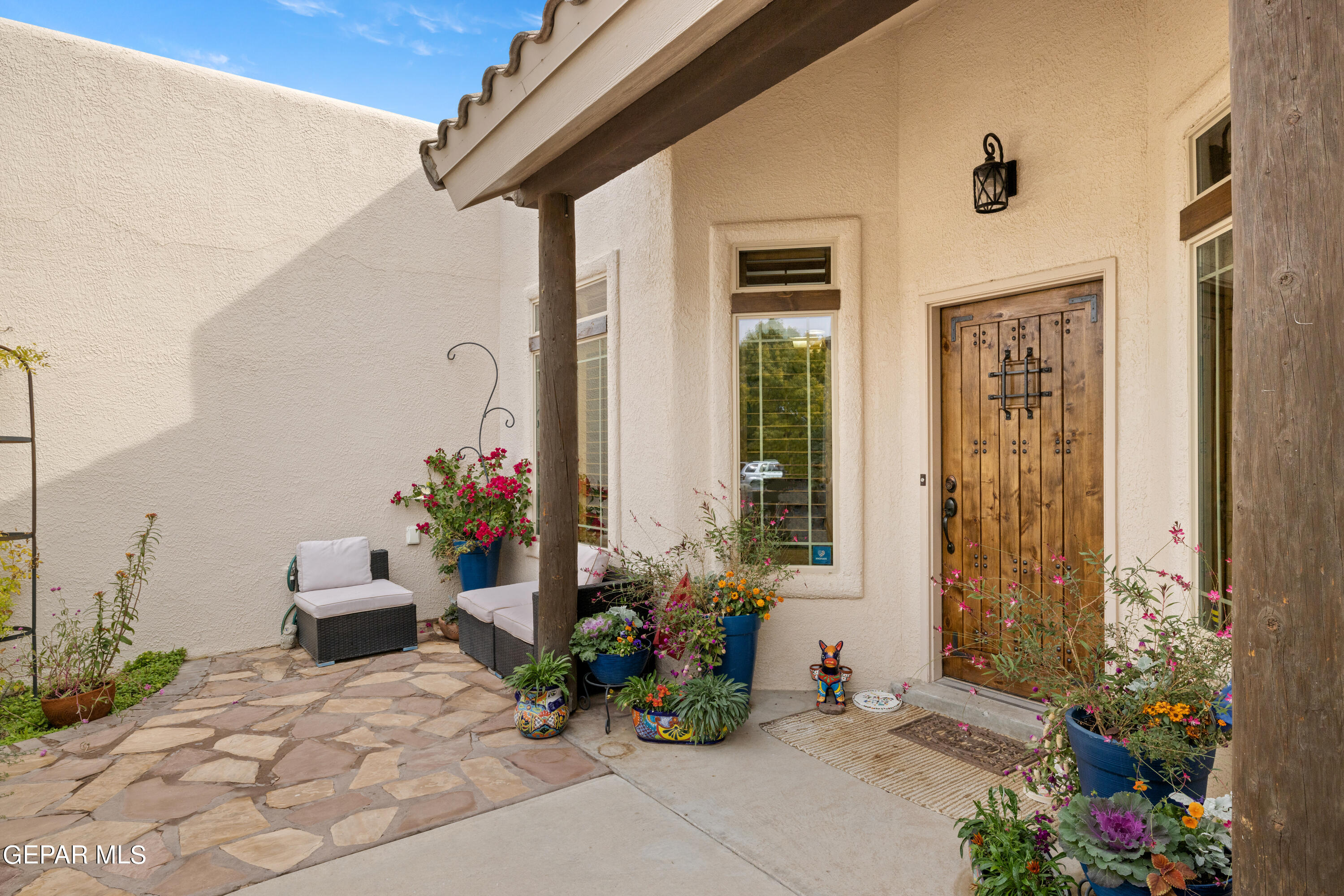 5888 OSCAR PEREZ Avenue