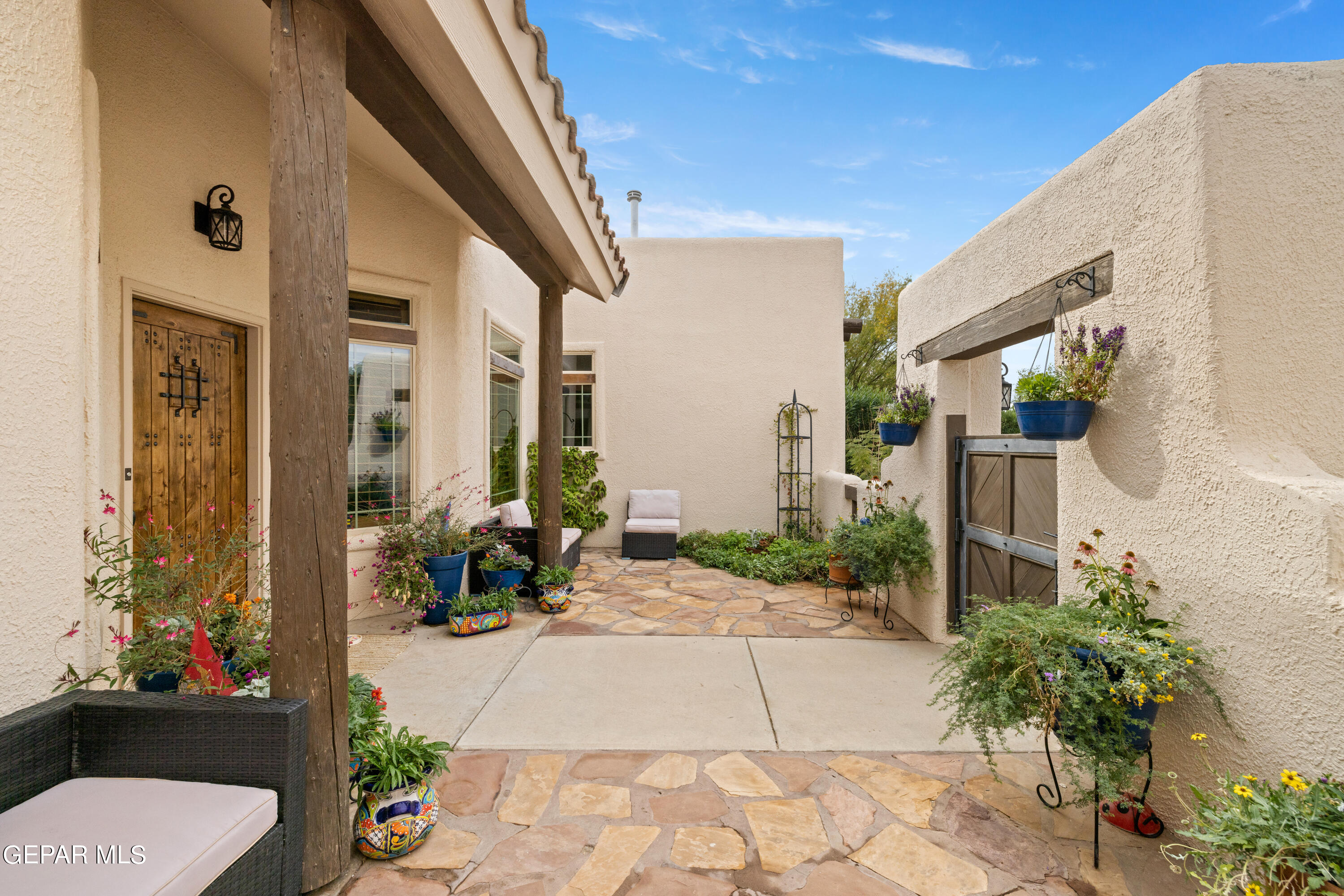 5888 OSCAR PEREZ Avenue