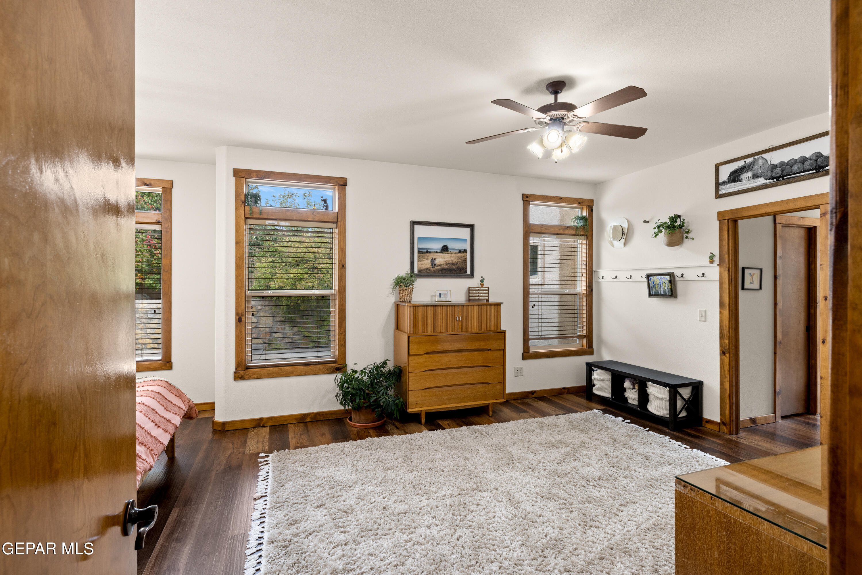 5888 OSCAR PEREZ Avenue