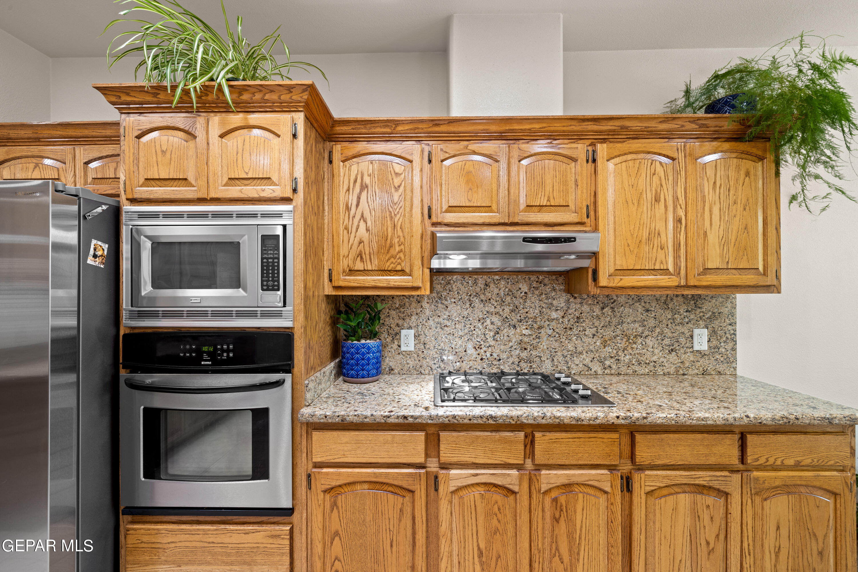 5888 OSCAR PEREZ Avenue