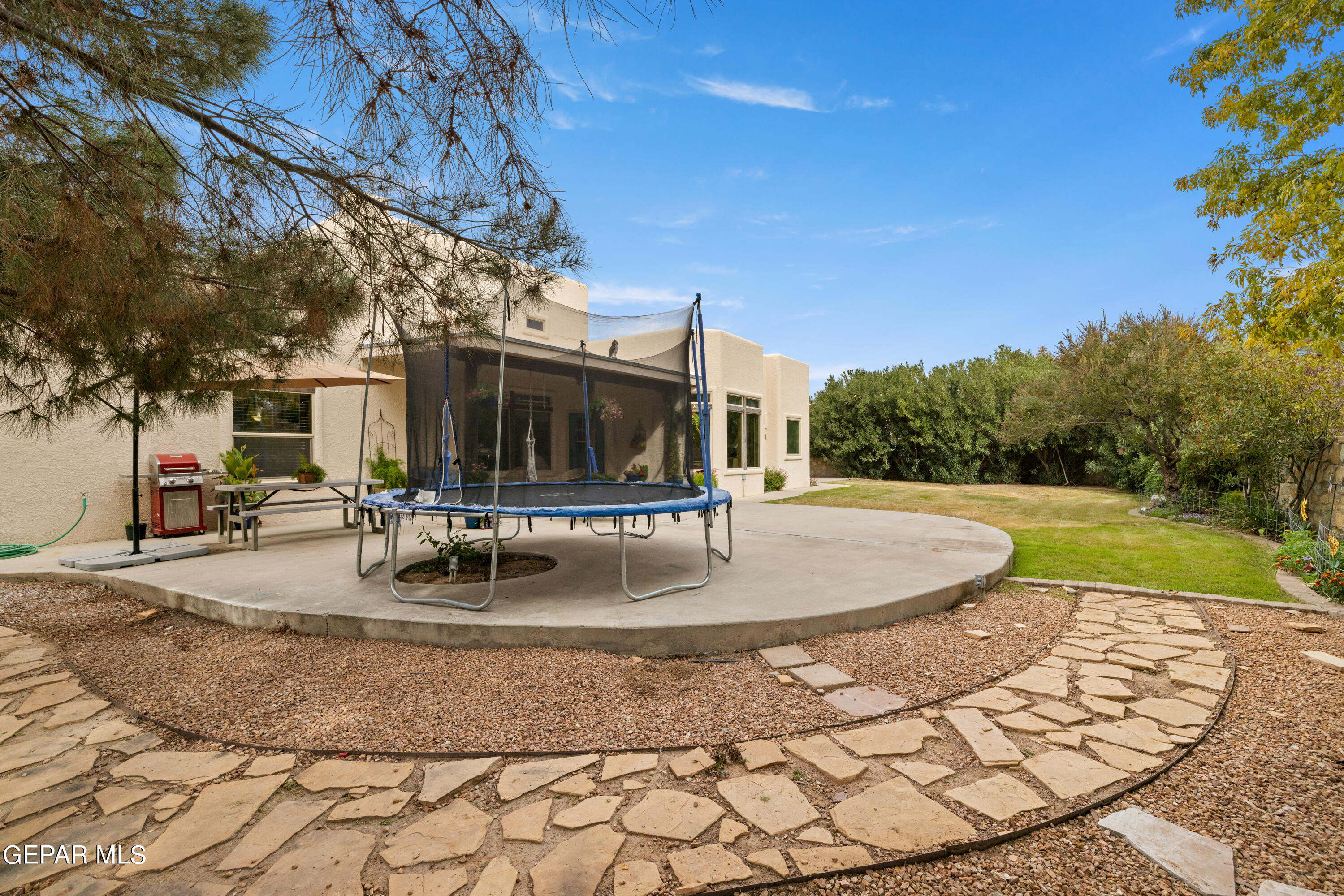 5888 OSCAR PEREZ Avenue