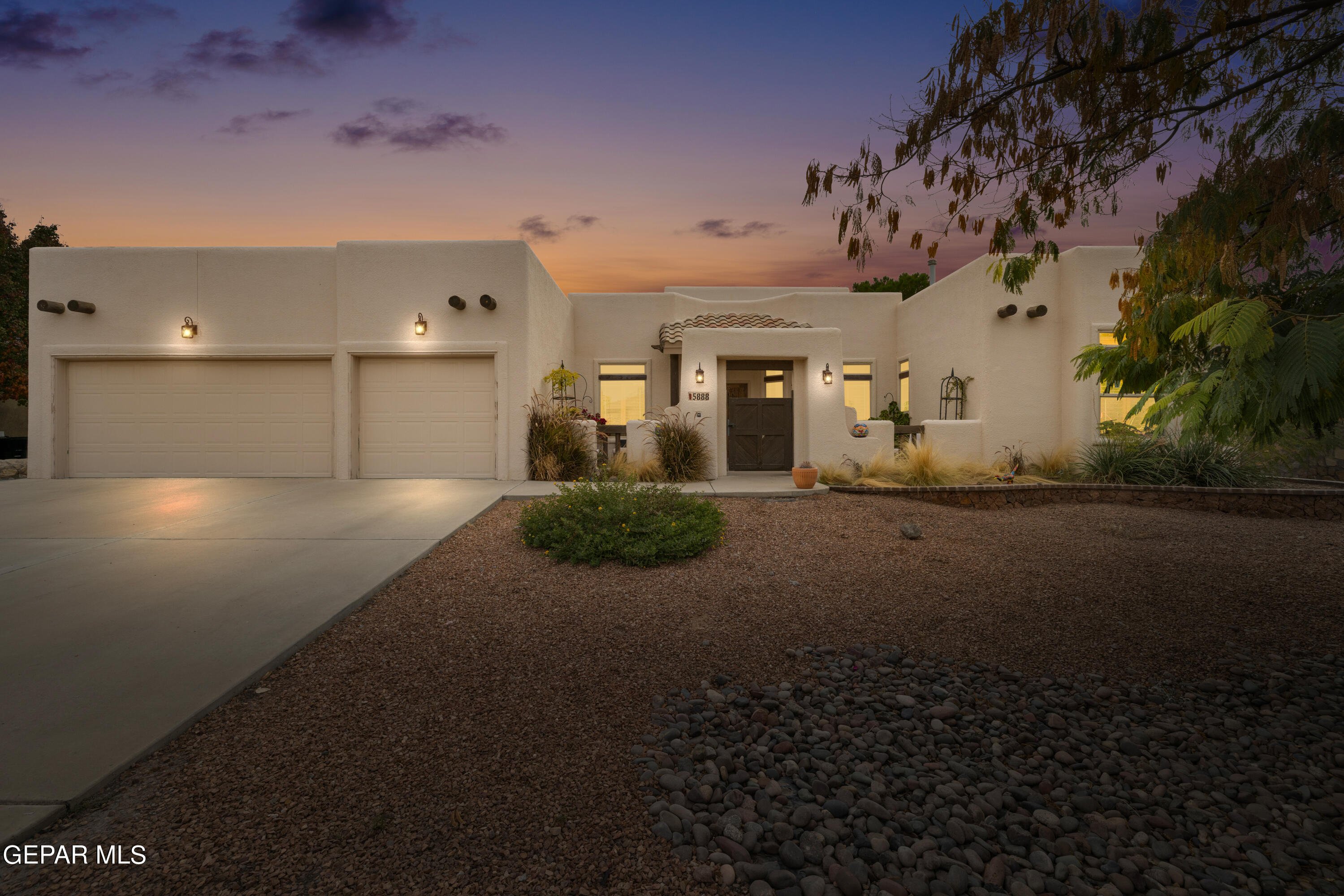 5888 OSCAR PEREZ Avenue