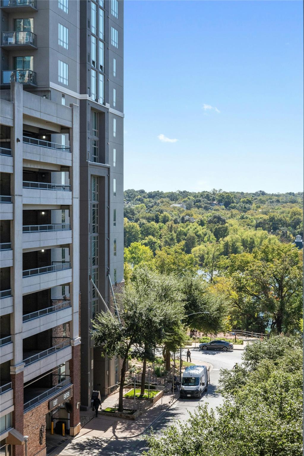 54 Rainey ST # 613