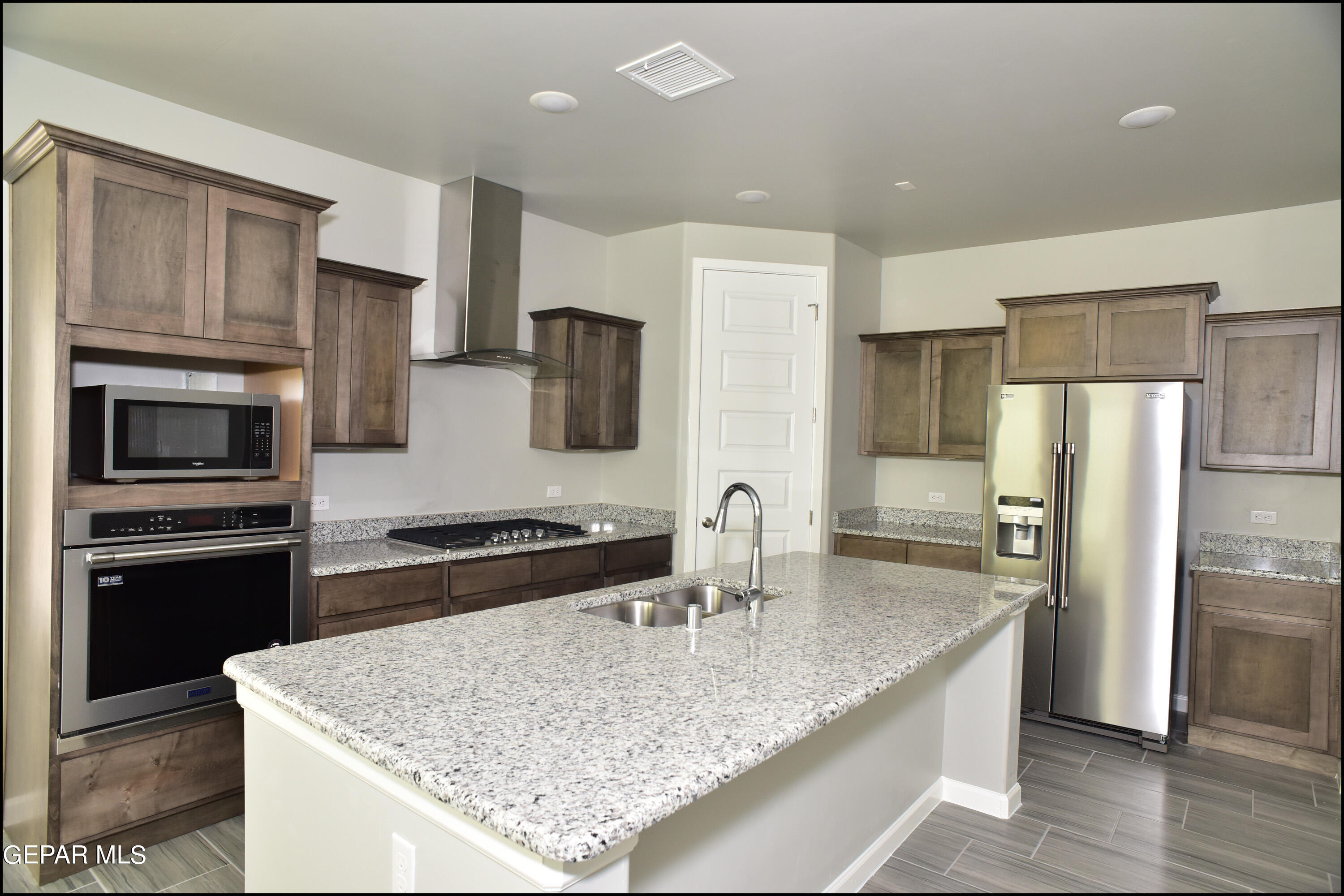 13623 LAWKLAND Street