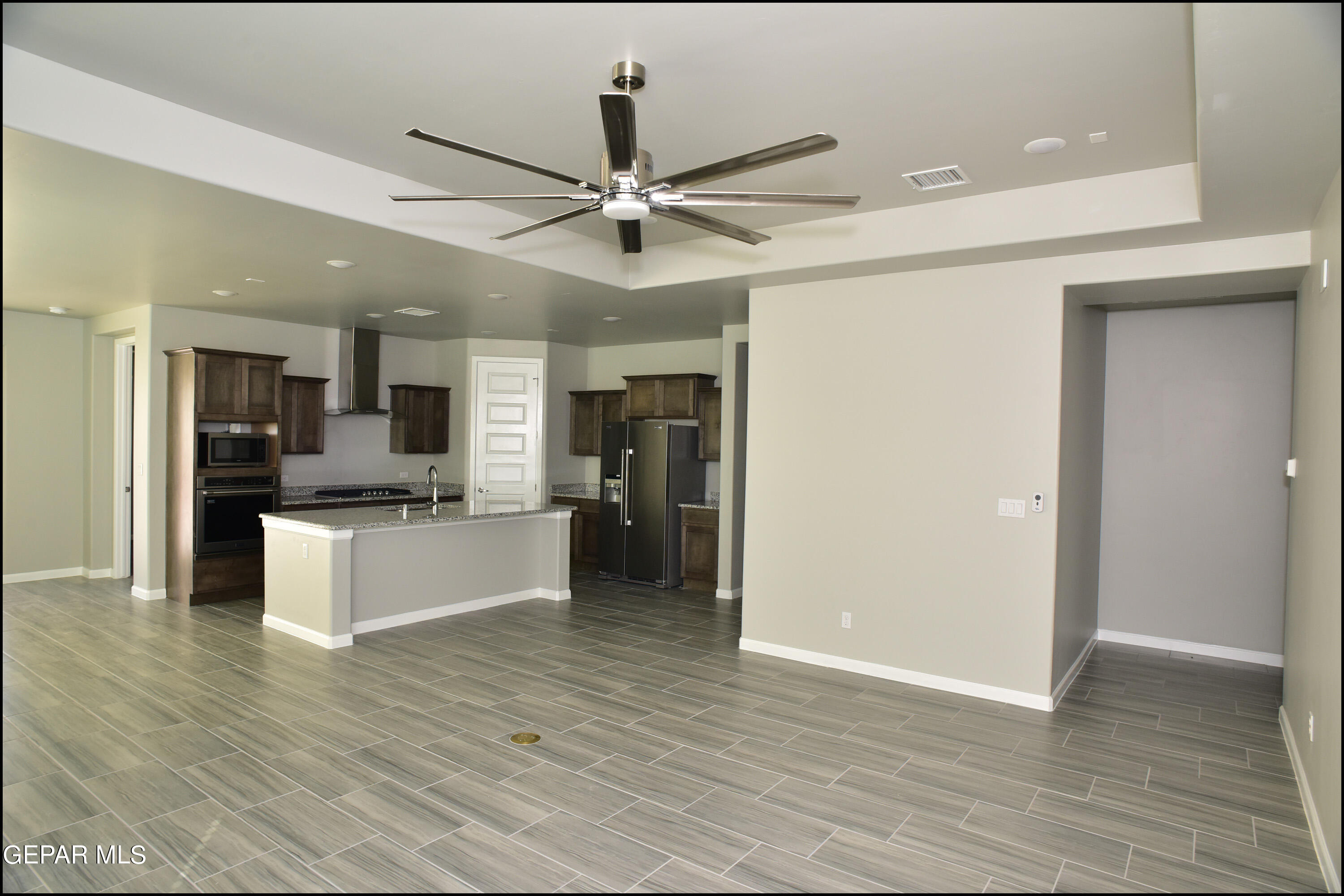 13623 LAWKLAND Street