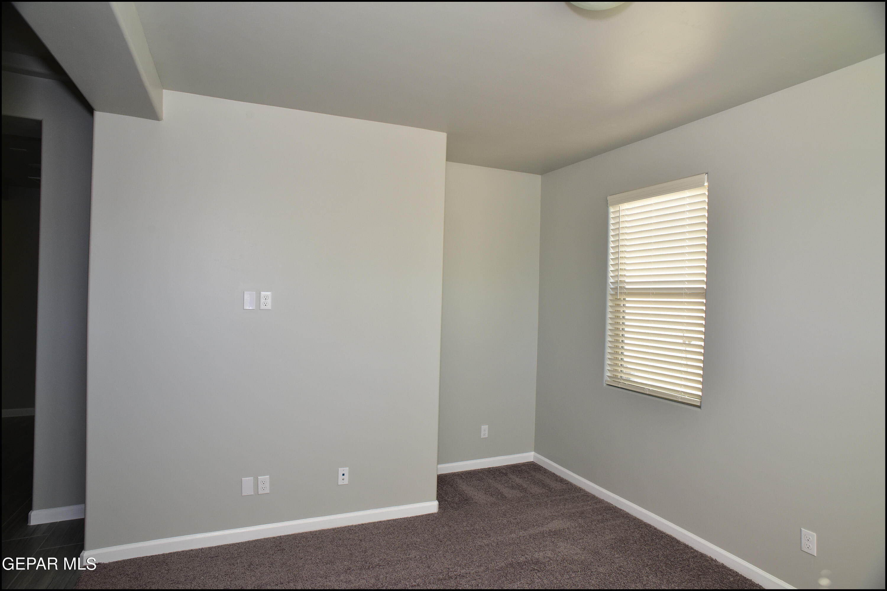 13623 LAWKLAND Street