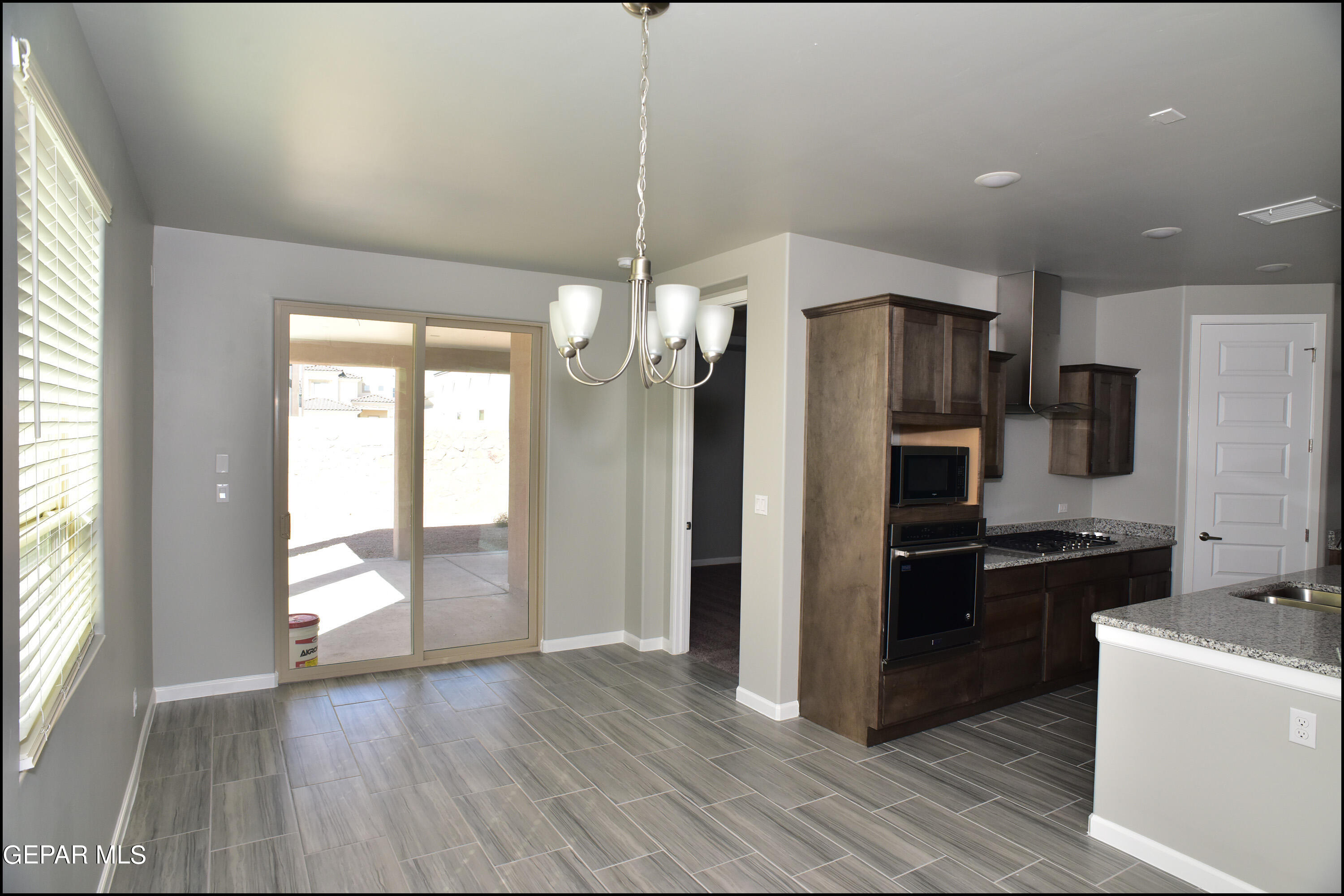 13623 LAWKLAND Street