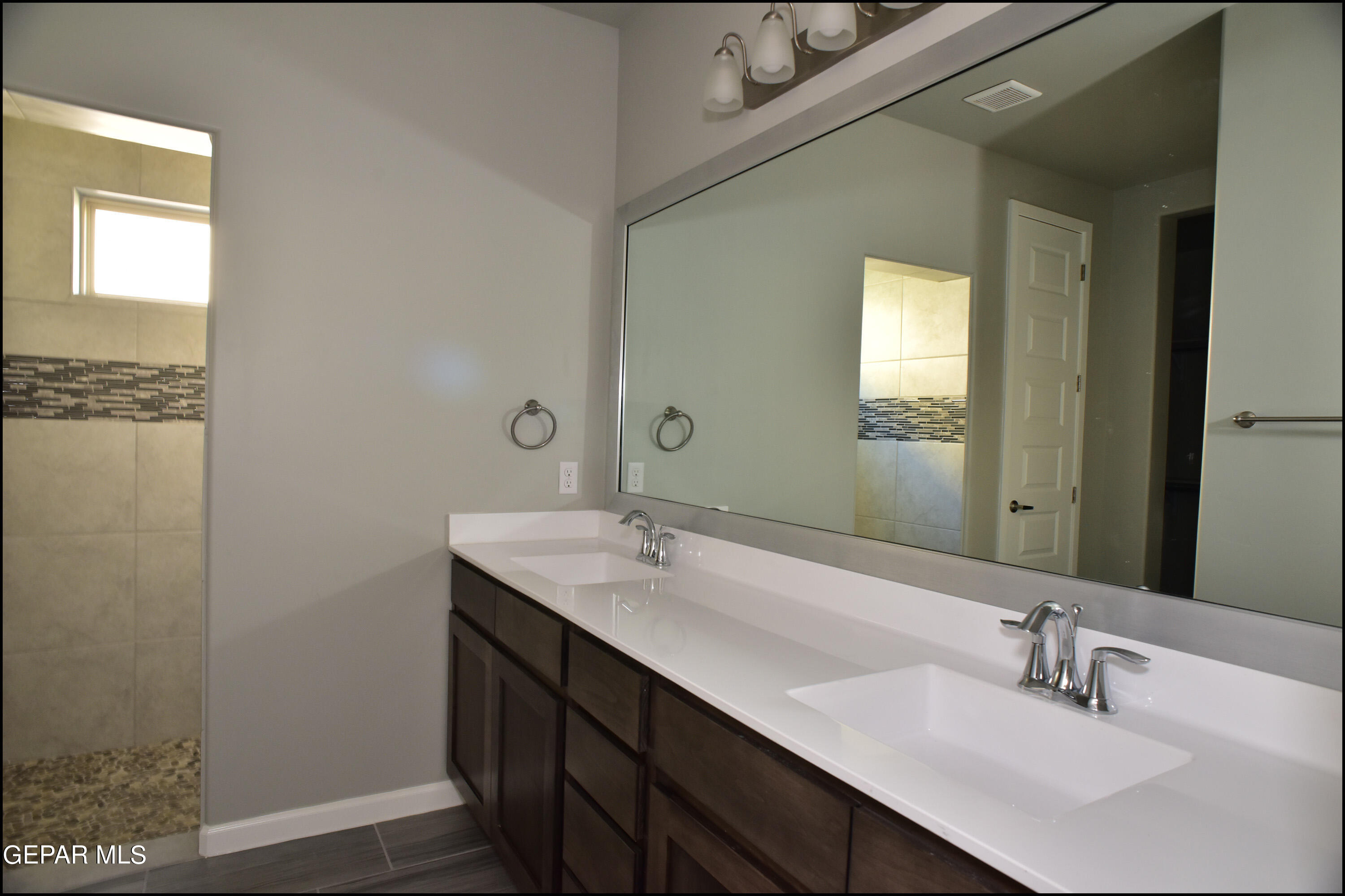 13623 LAWKLAND Street