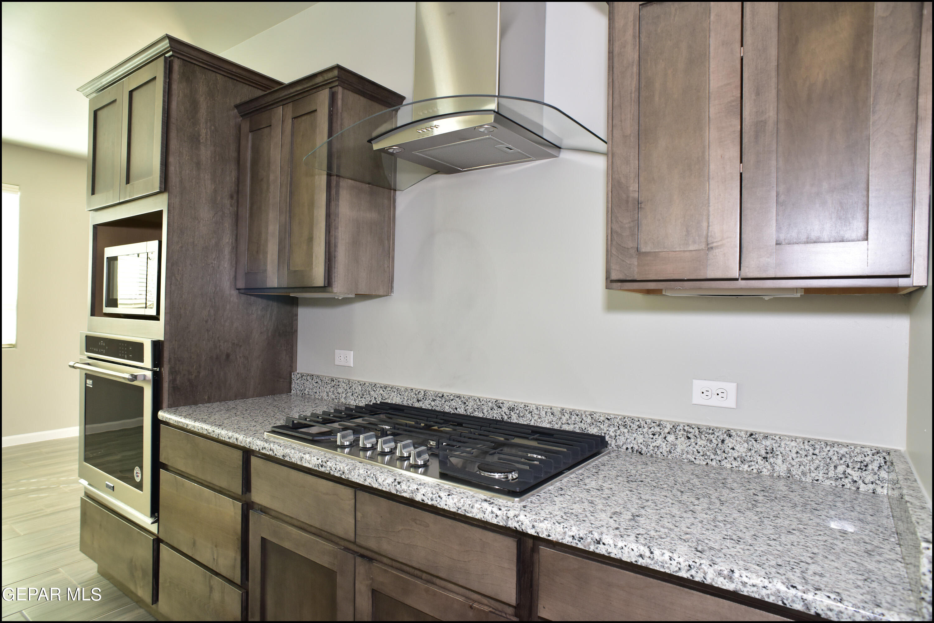 13623 LAWKLAND Street