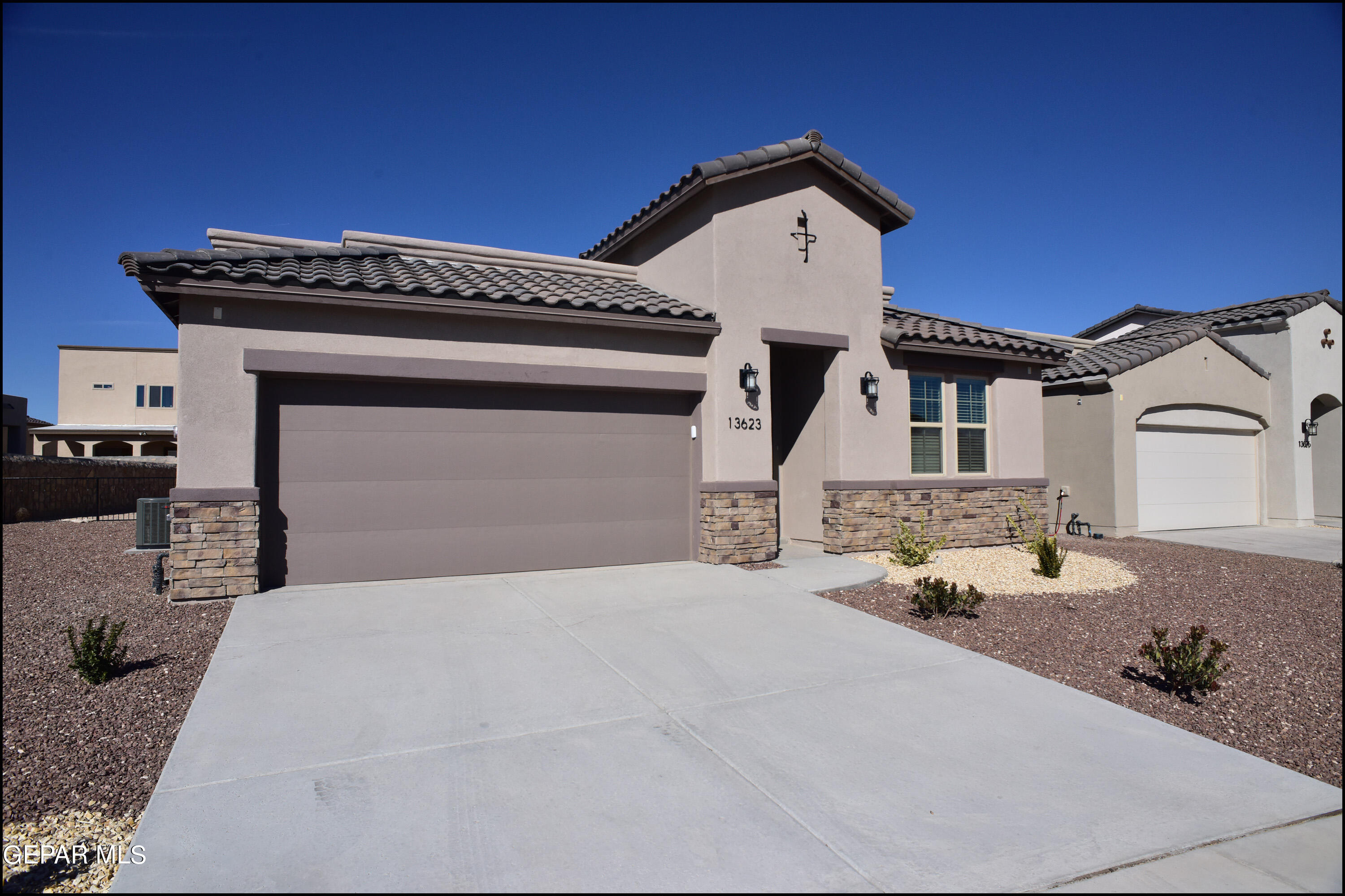 13623 LAWKLAND Street