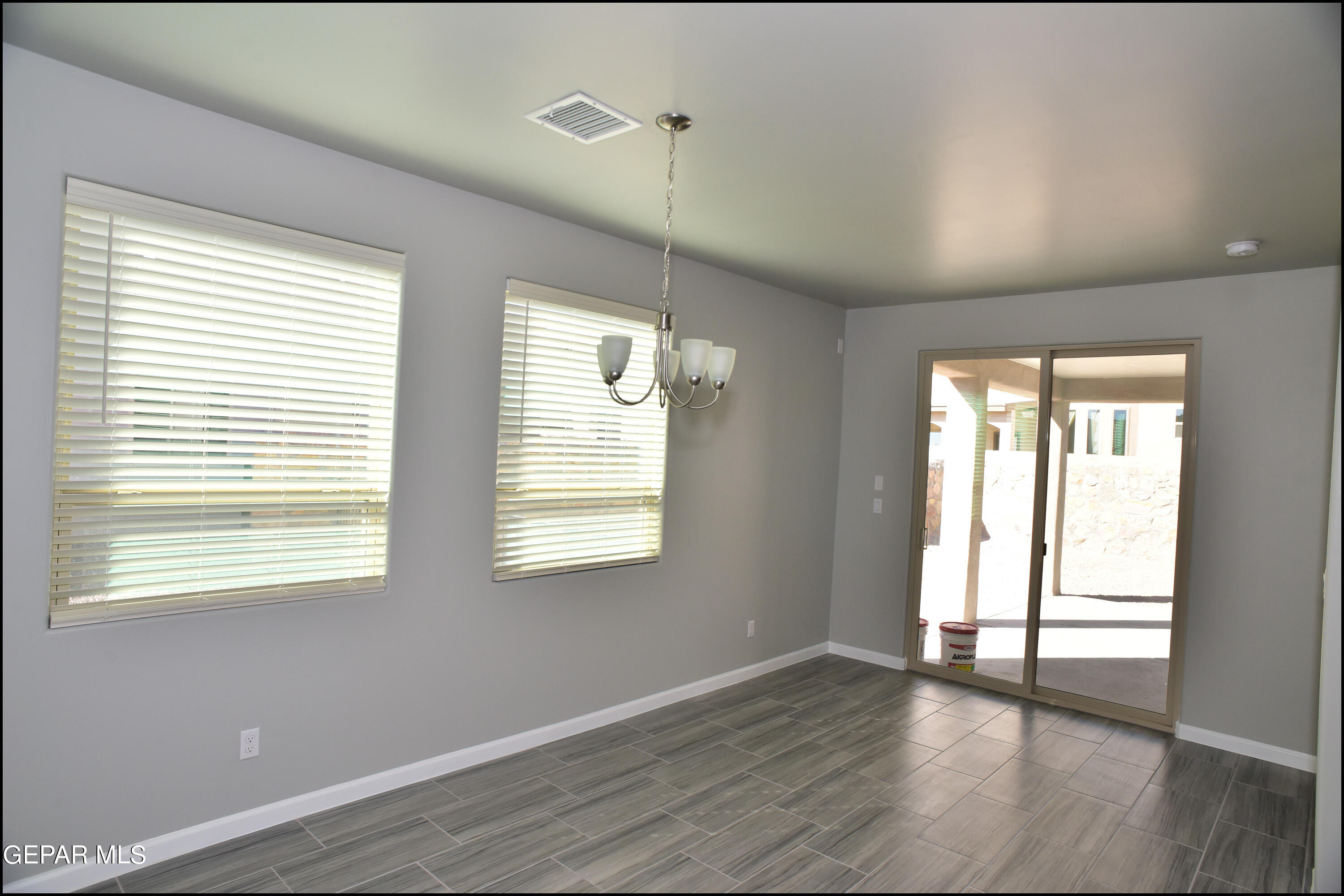 13623 LAWKLAND Street