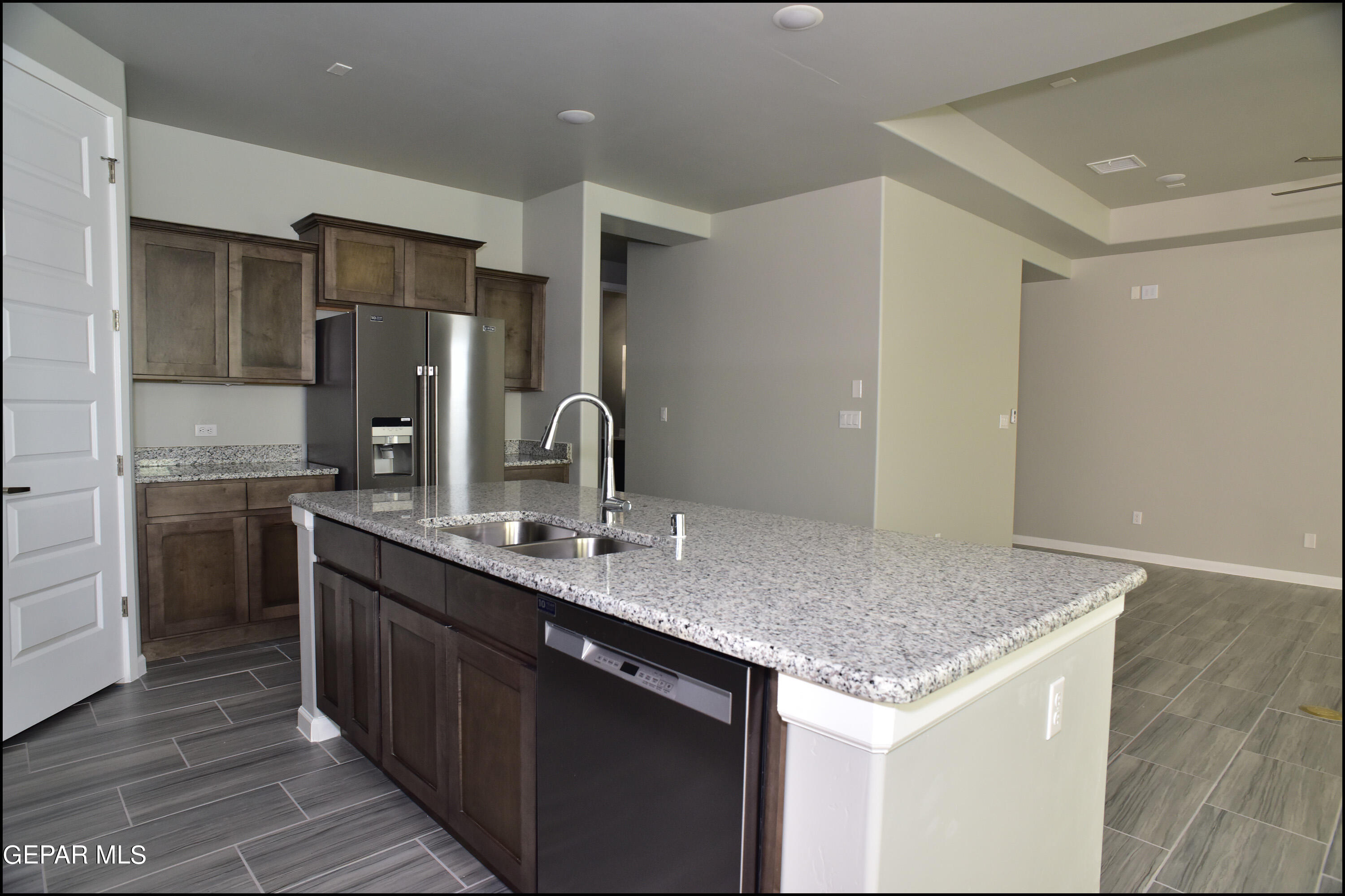 13623 LAWKLAND Street