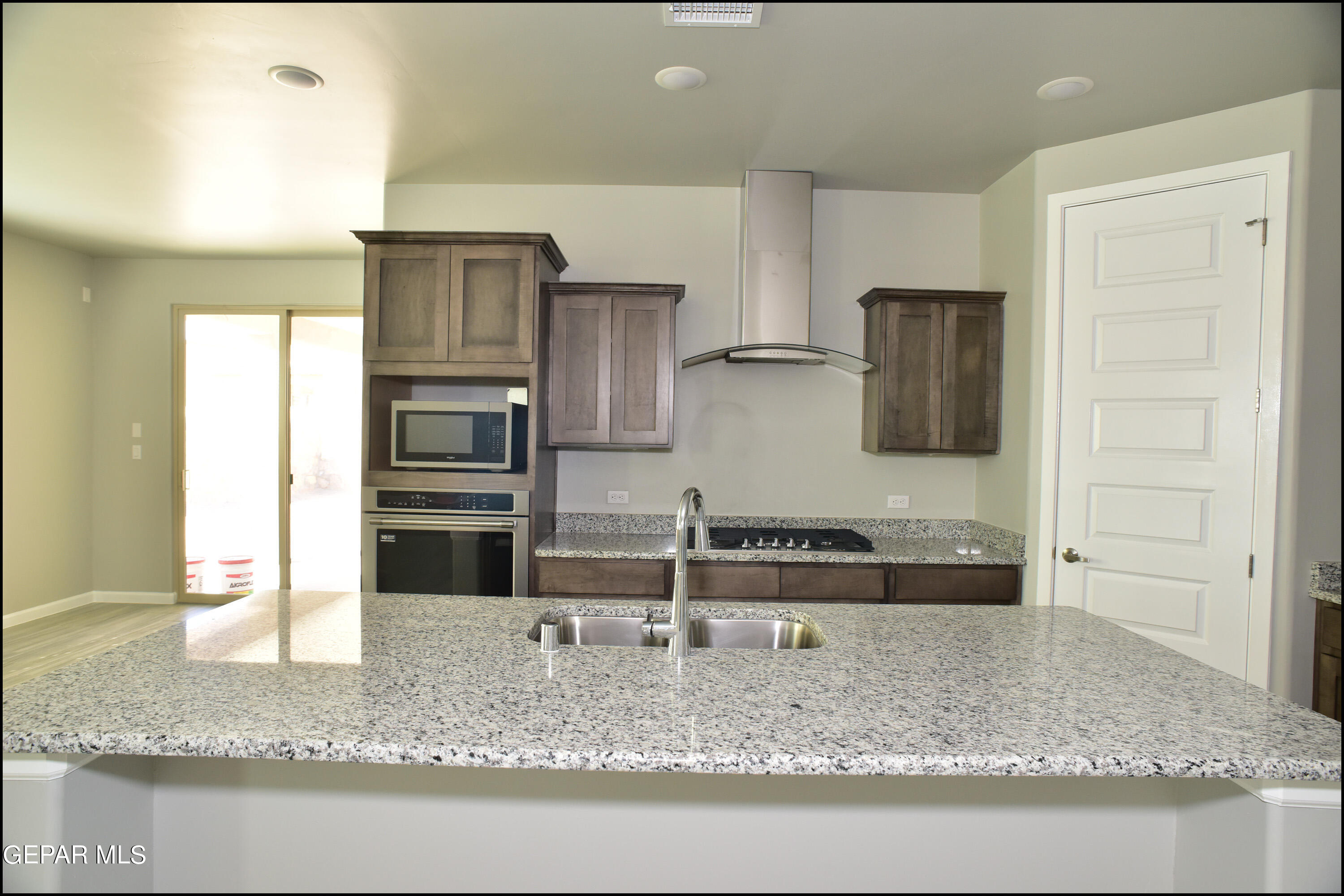 13623 LAWKLAND Street