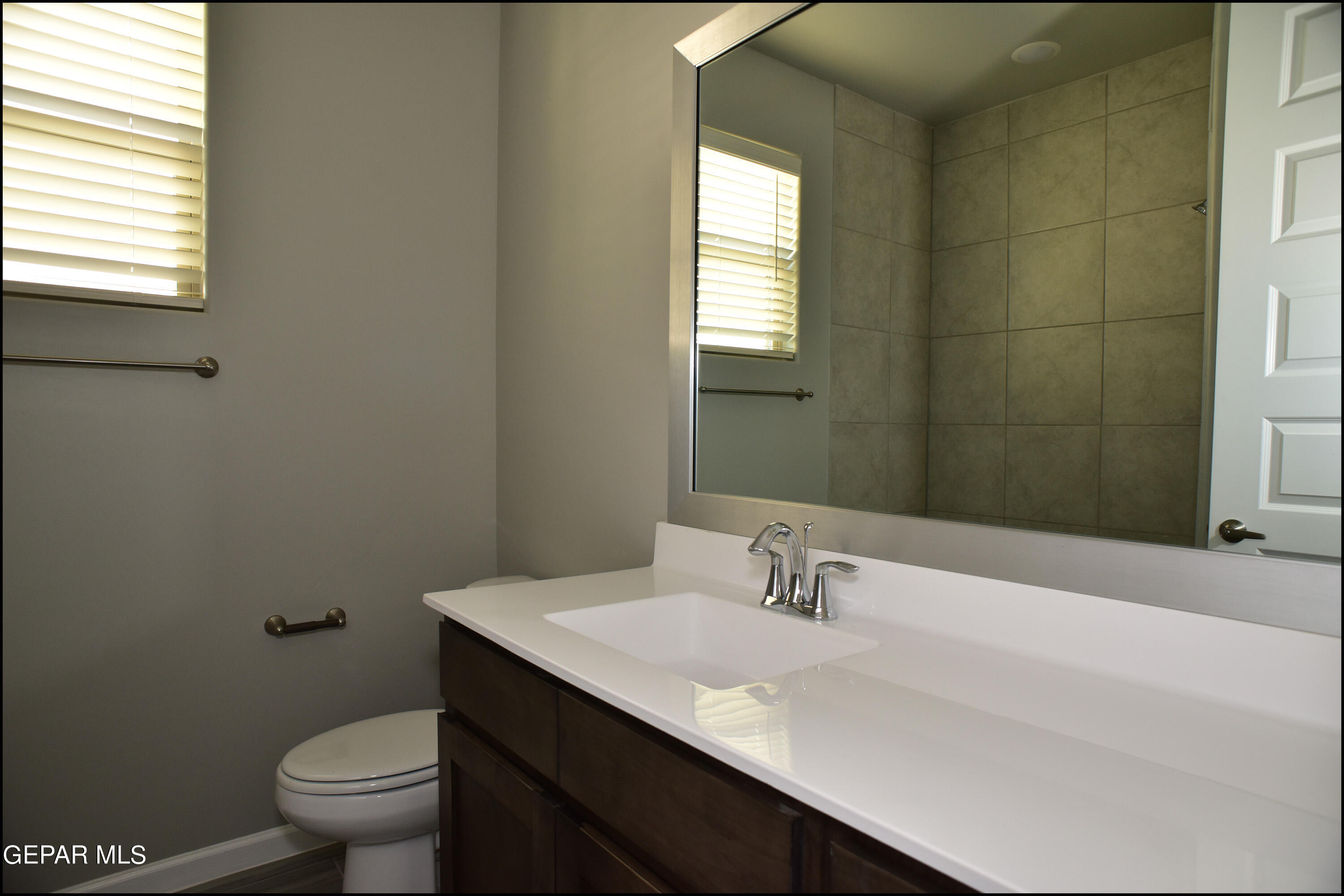 13623 LAWKLAND Street