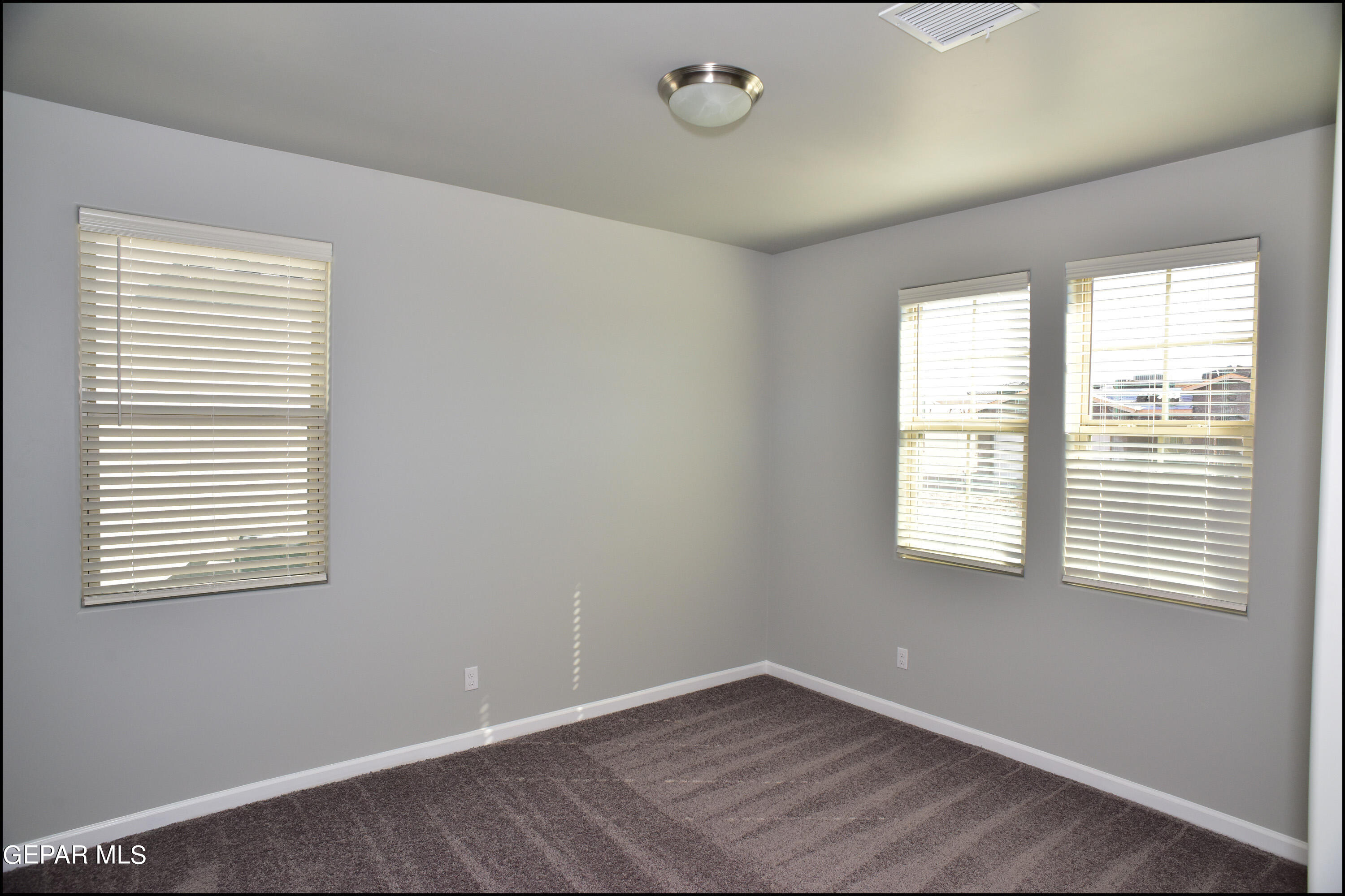 13623 LAWKLAND Street