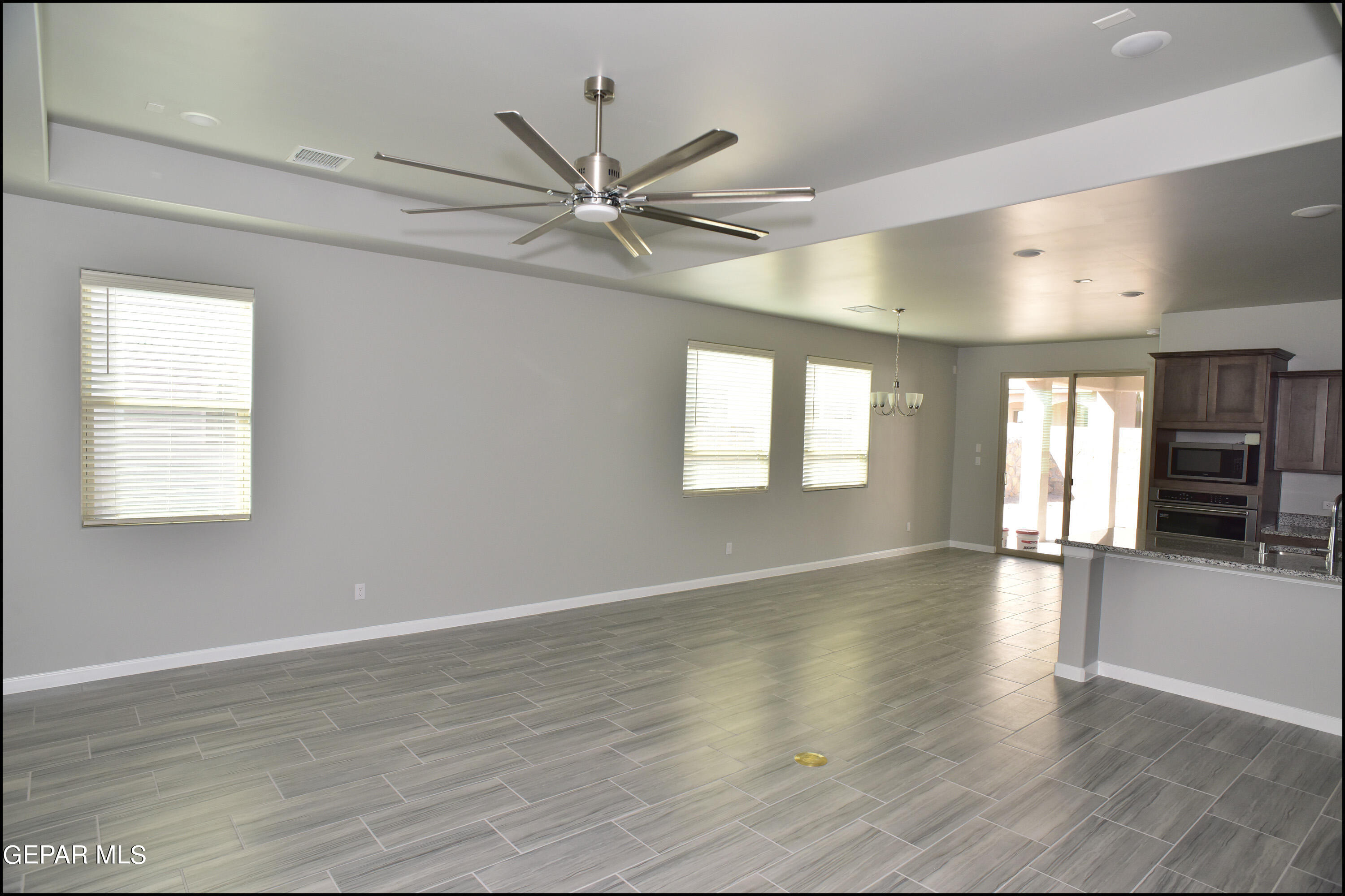 13623 LAWKLAND Street