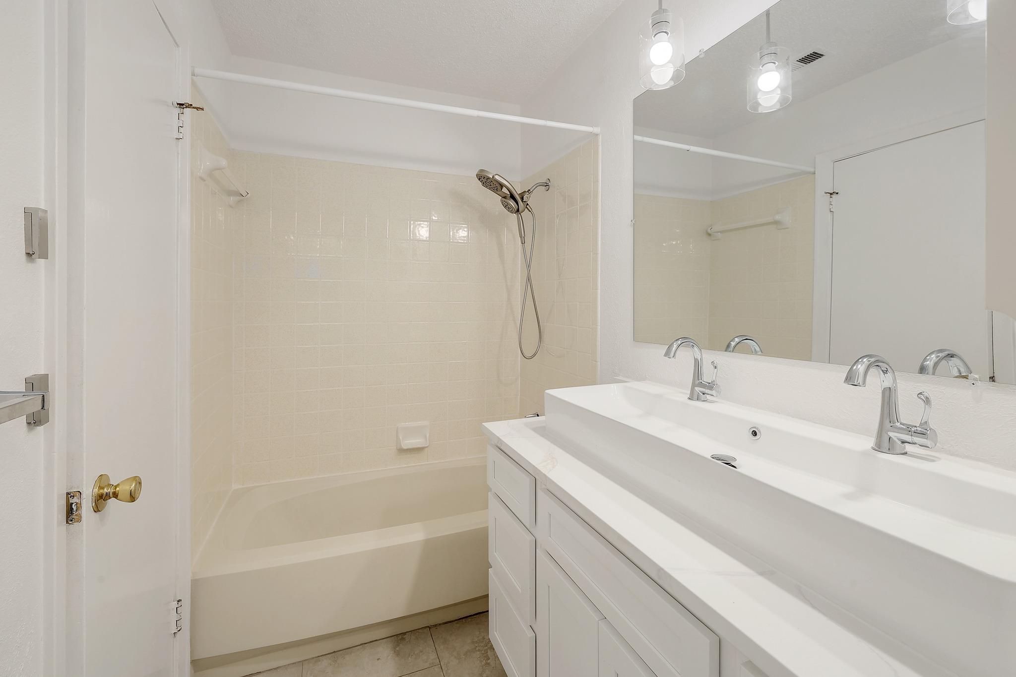 3411 Ambleside DR