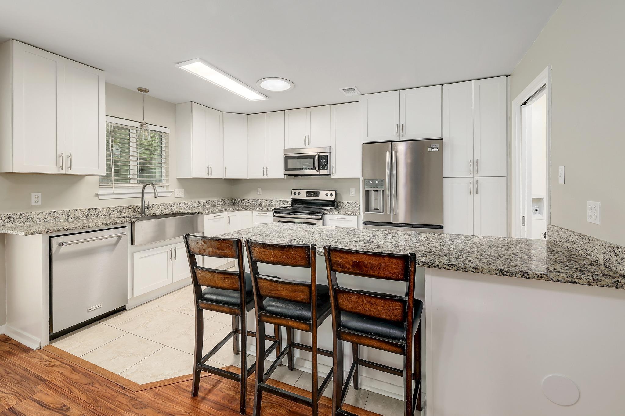 3411 Ambleside DR