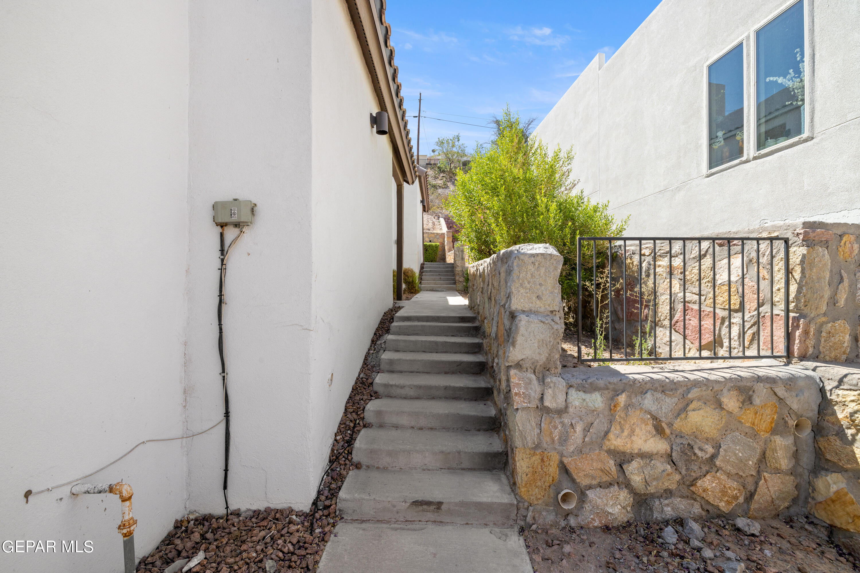 4200 Camelot Heights Drive, 17