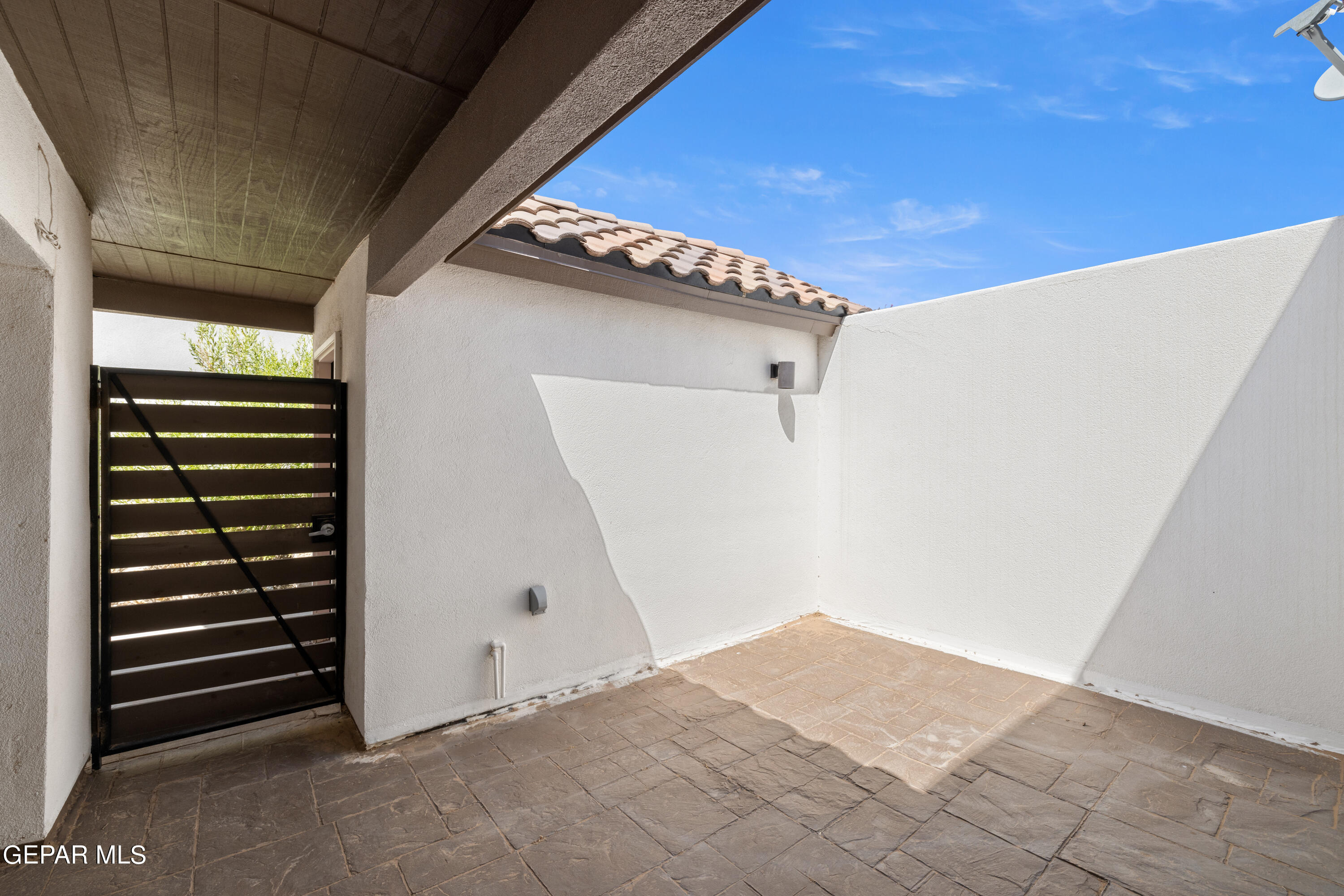 4200 Camelot Heights Drive, 17