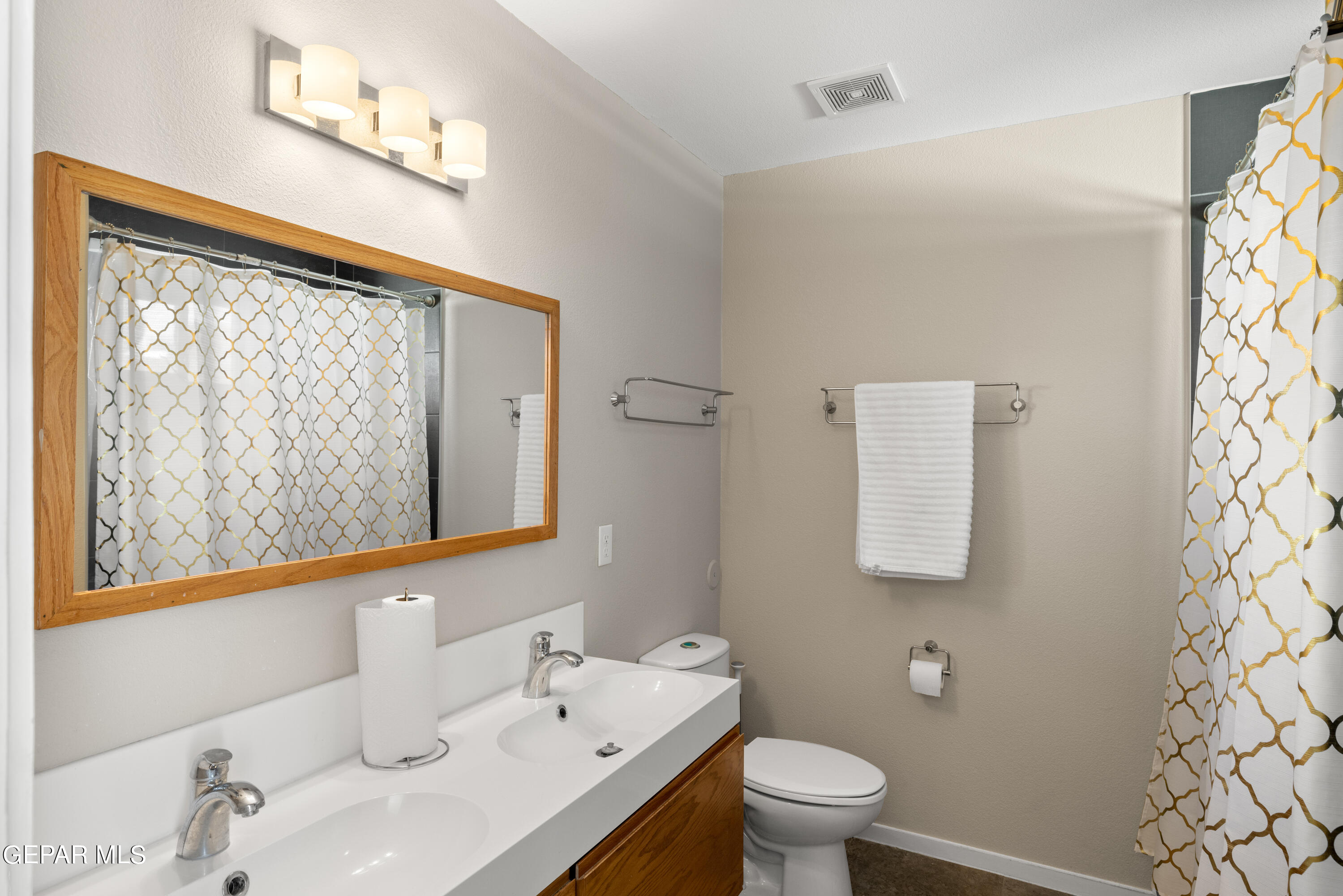 4200 Camelot Heights Drive, 17