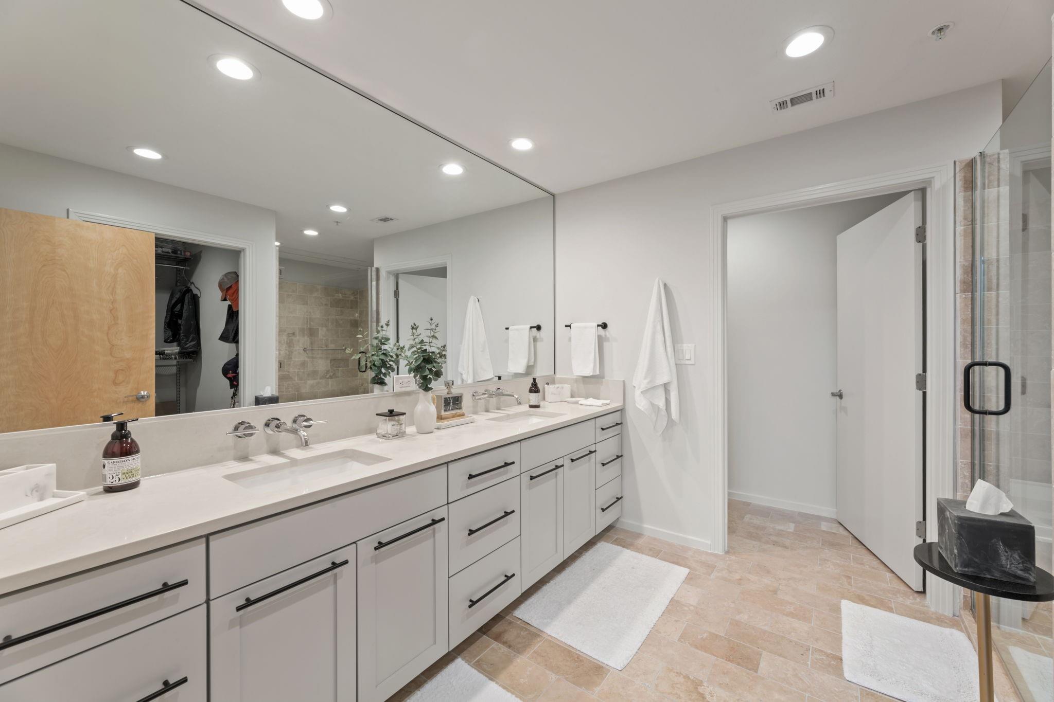 1600 Barton Springs RD # 4204