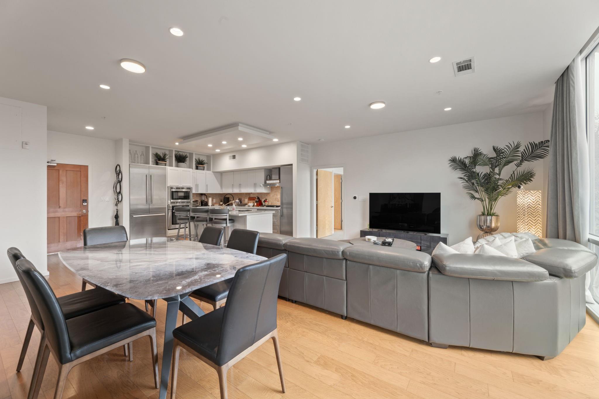 1600 Barton Springs RD # 4204