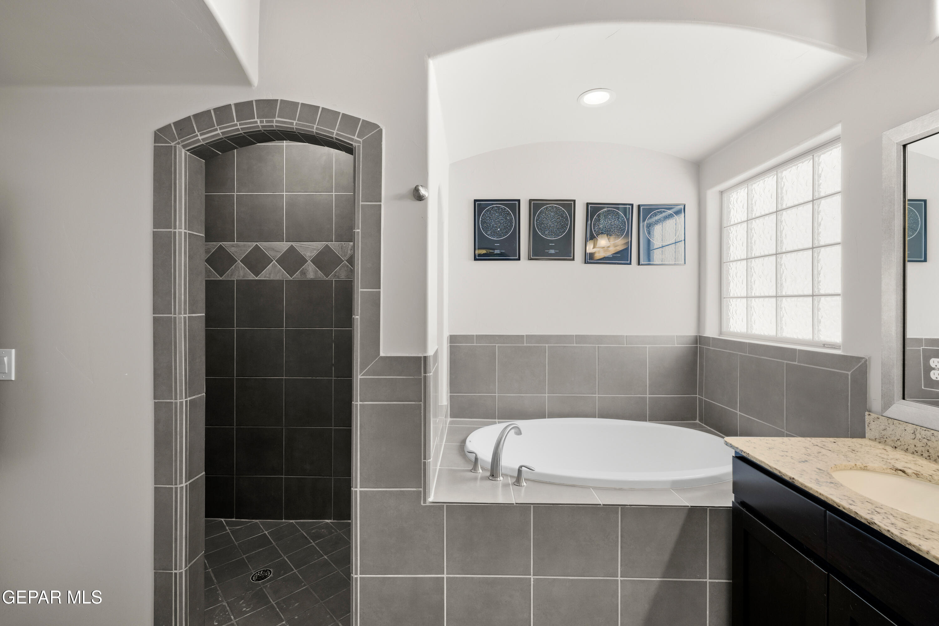 12401 KNIGHTSBRIDGE Drive