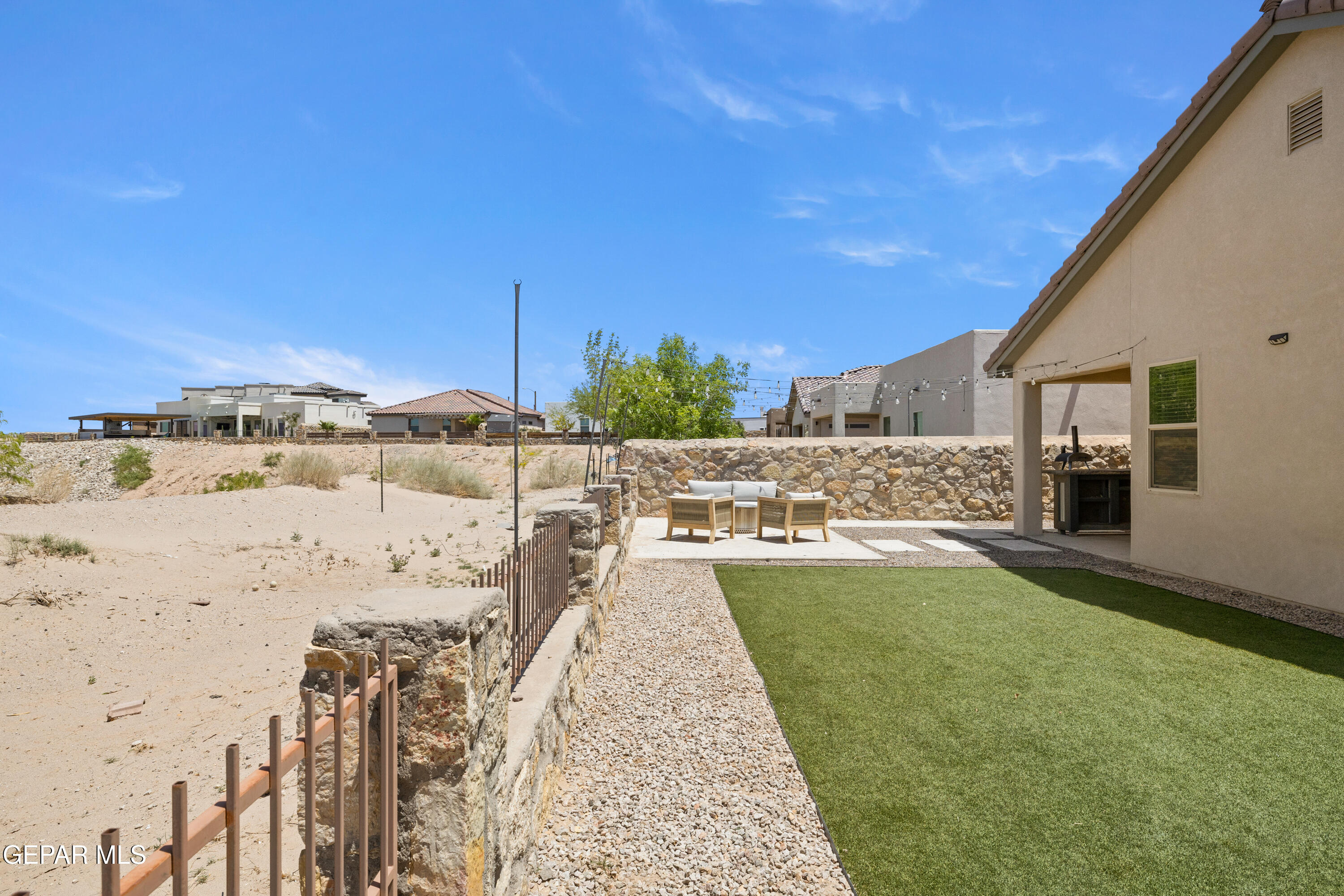 12401 KNIGHTSBRIDGE Drive