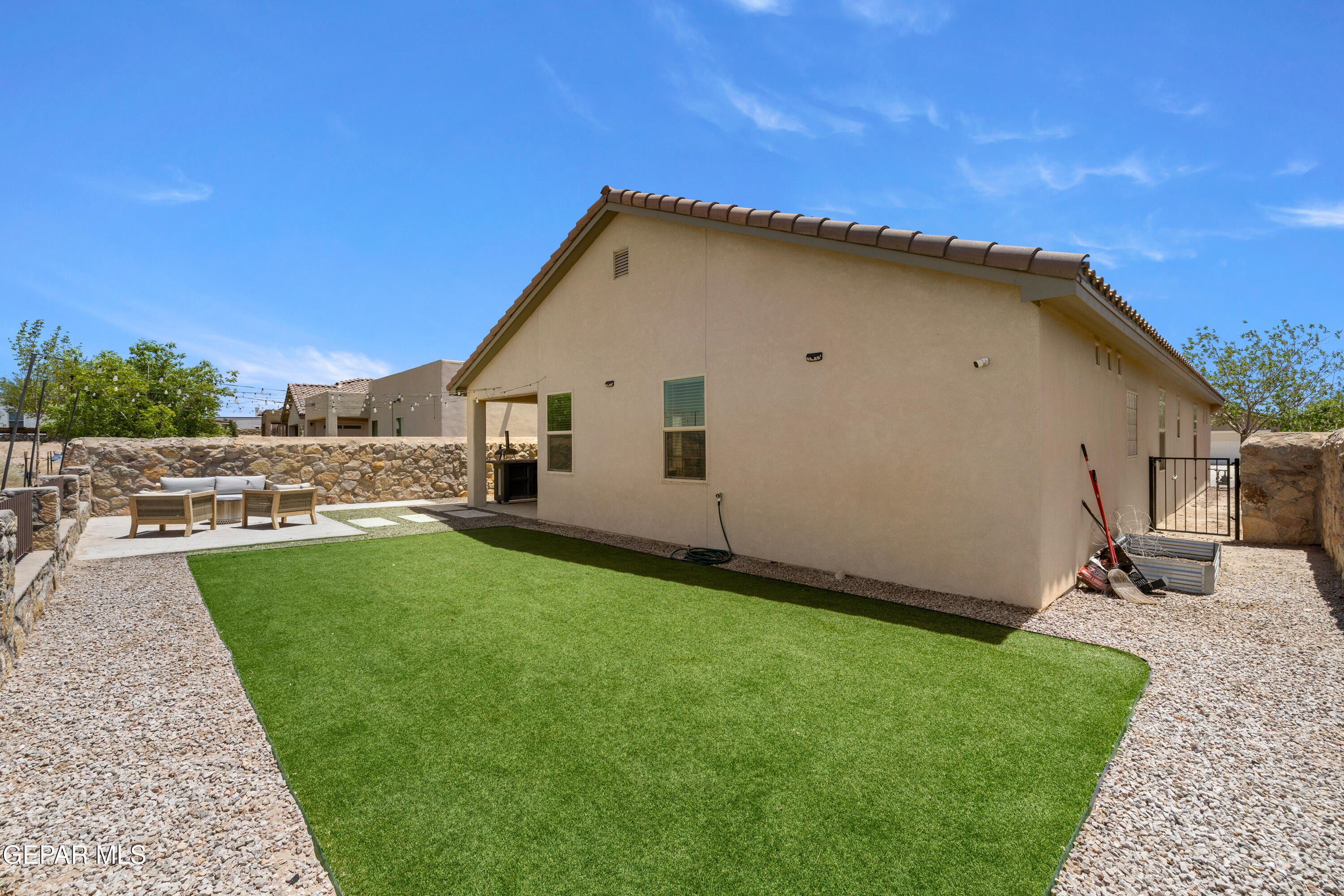 12401 KNIGHTSBRIDGE Drive