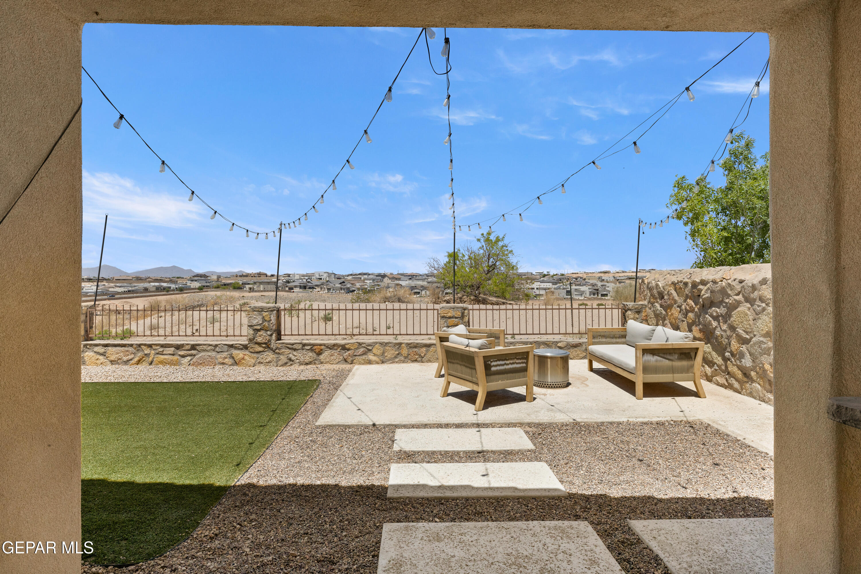 12401 KNIGHTSBRIDGE Drive