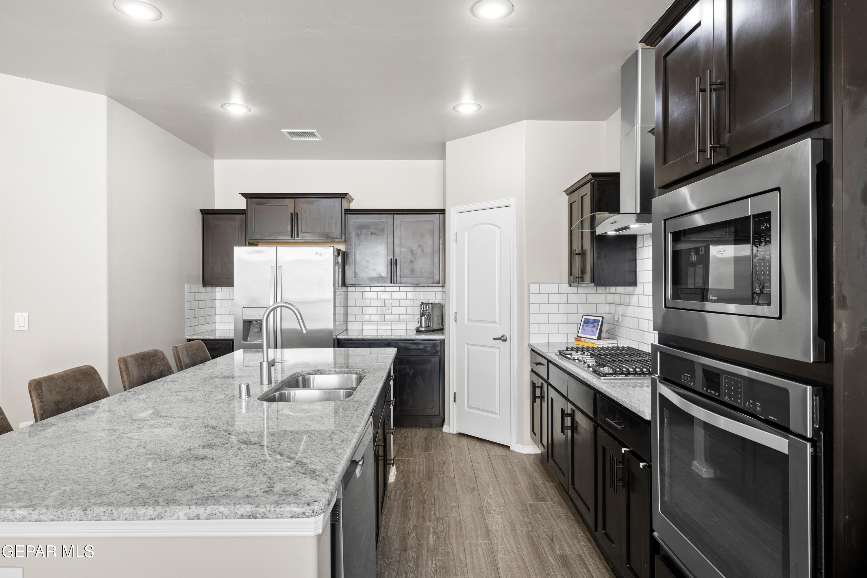 12401 KNIGHTSBRIDGE Drive