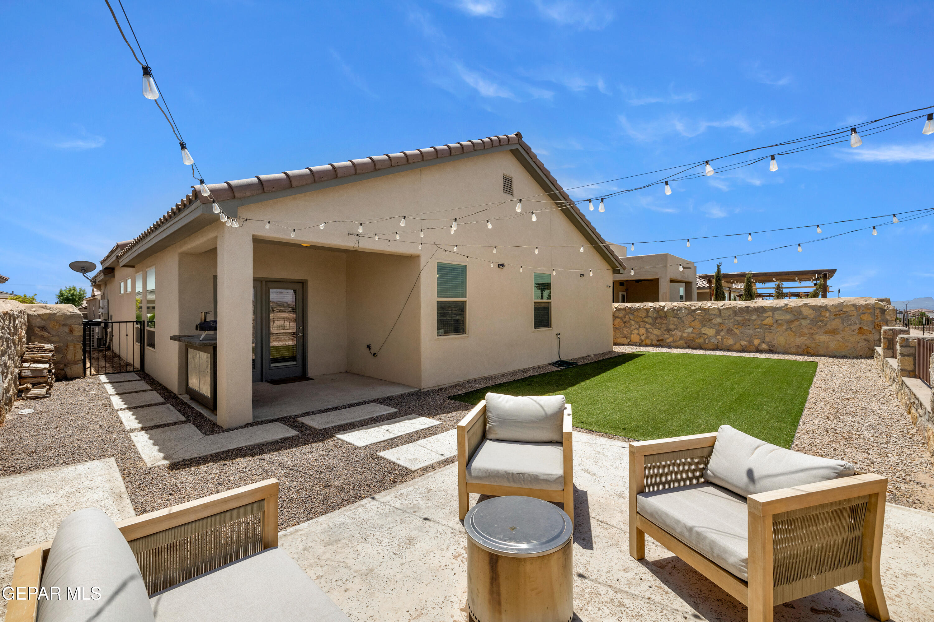 12401 KNIGHTSBRIDGE Drive