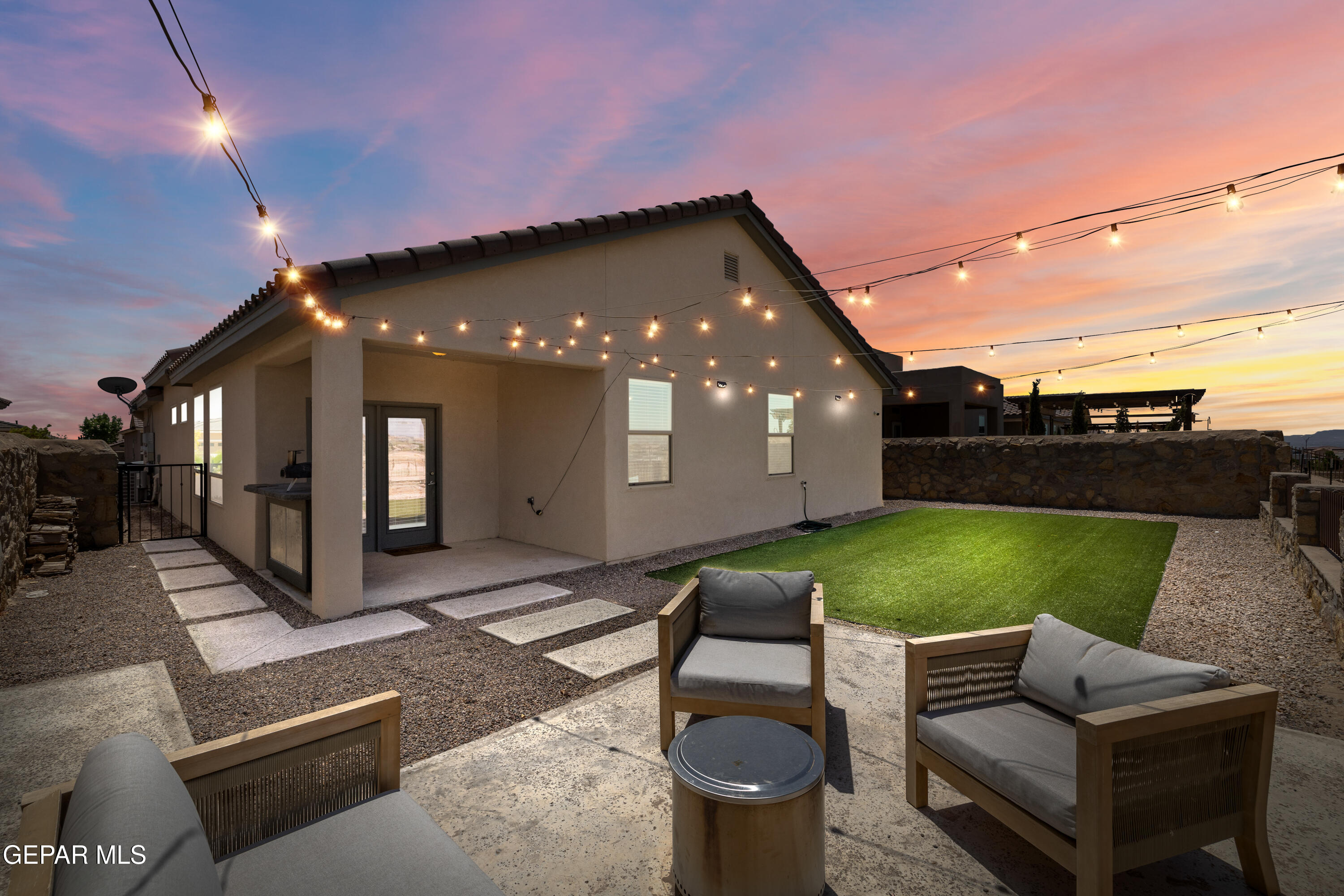 12401 KNIGHTSBRIDGE Drive