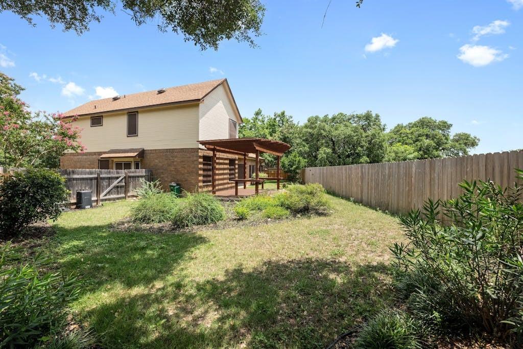 6313 John Chisum LN