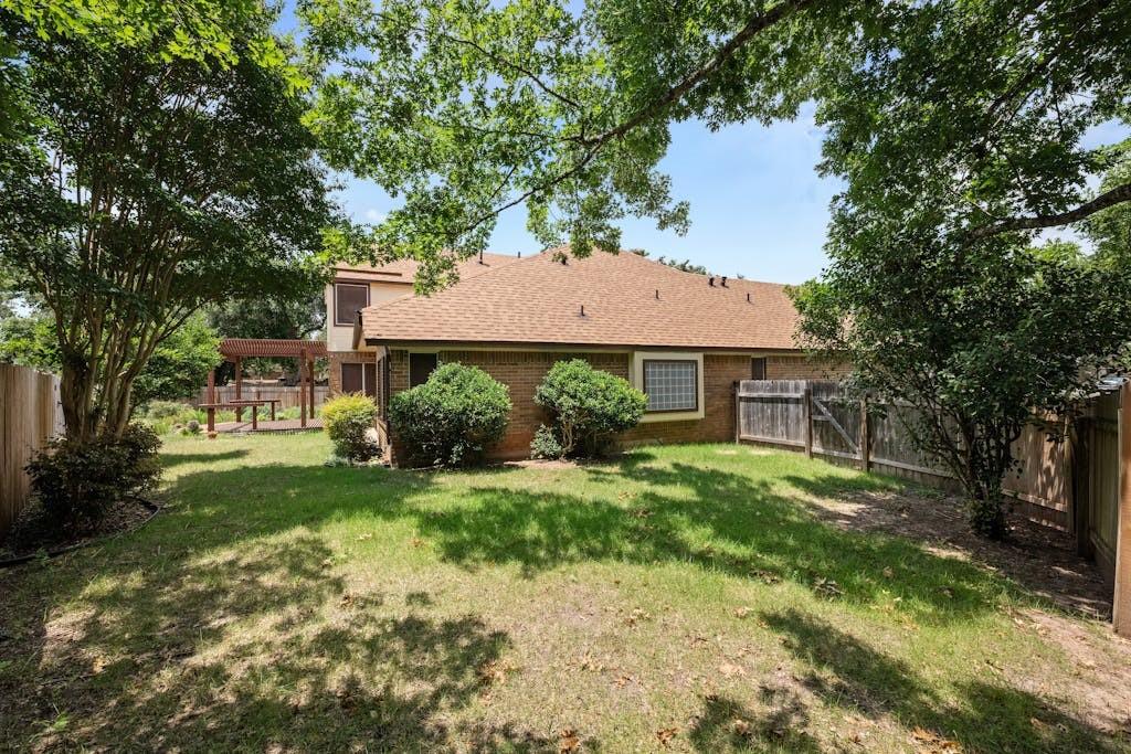 6313 John Chisum LN