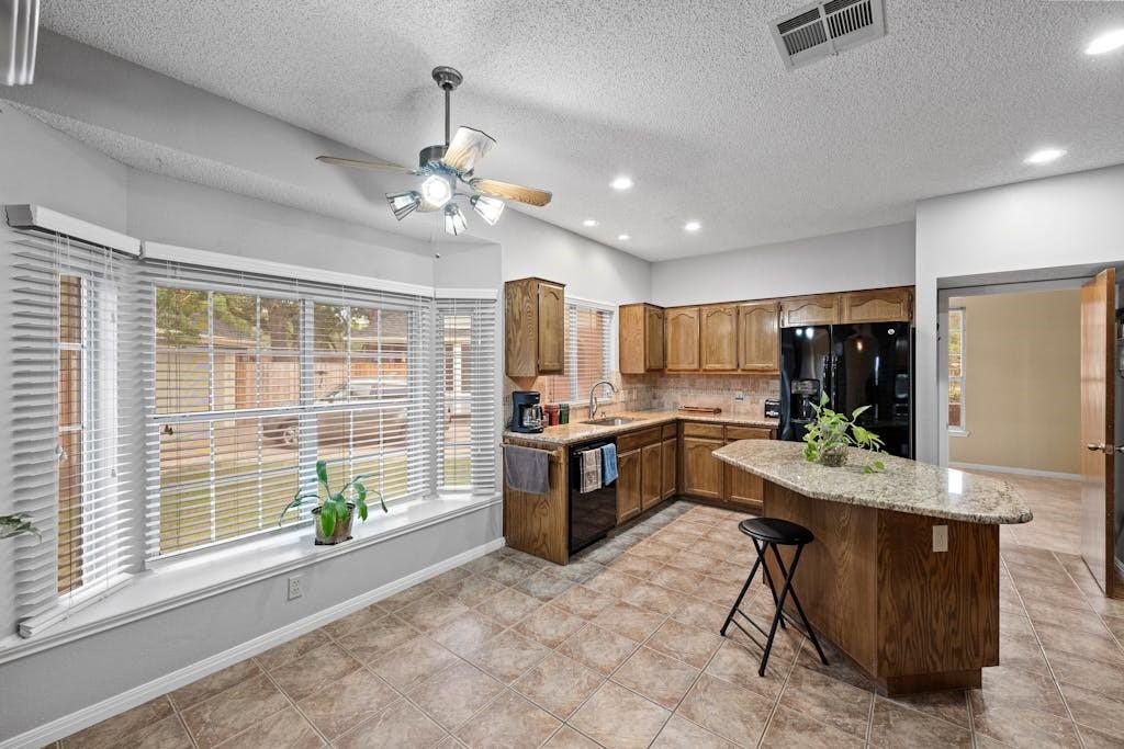 6313 John Chisum LN