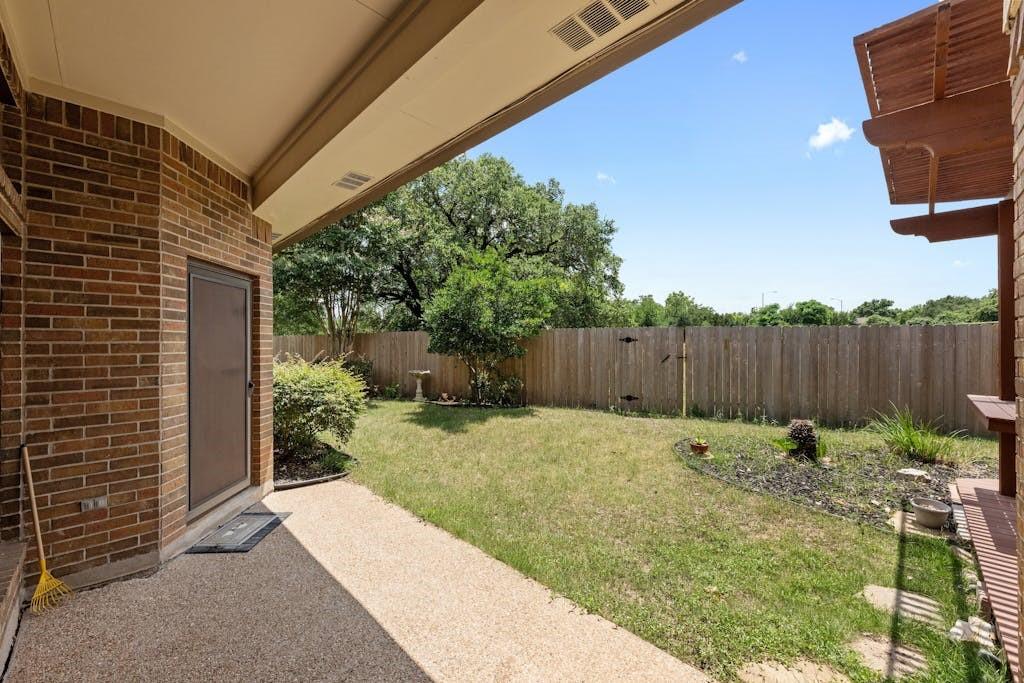 6313 John Chisum LN